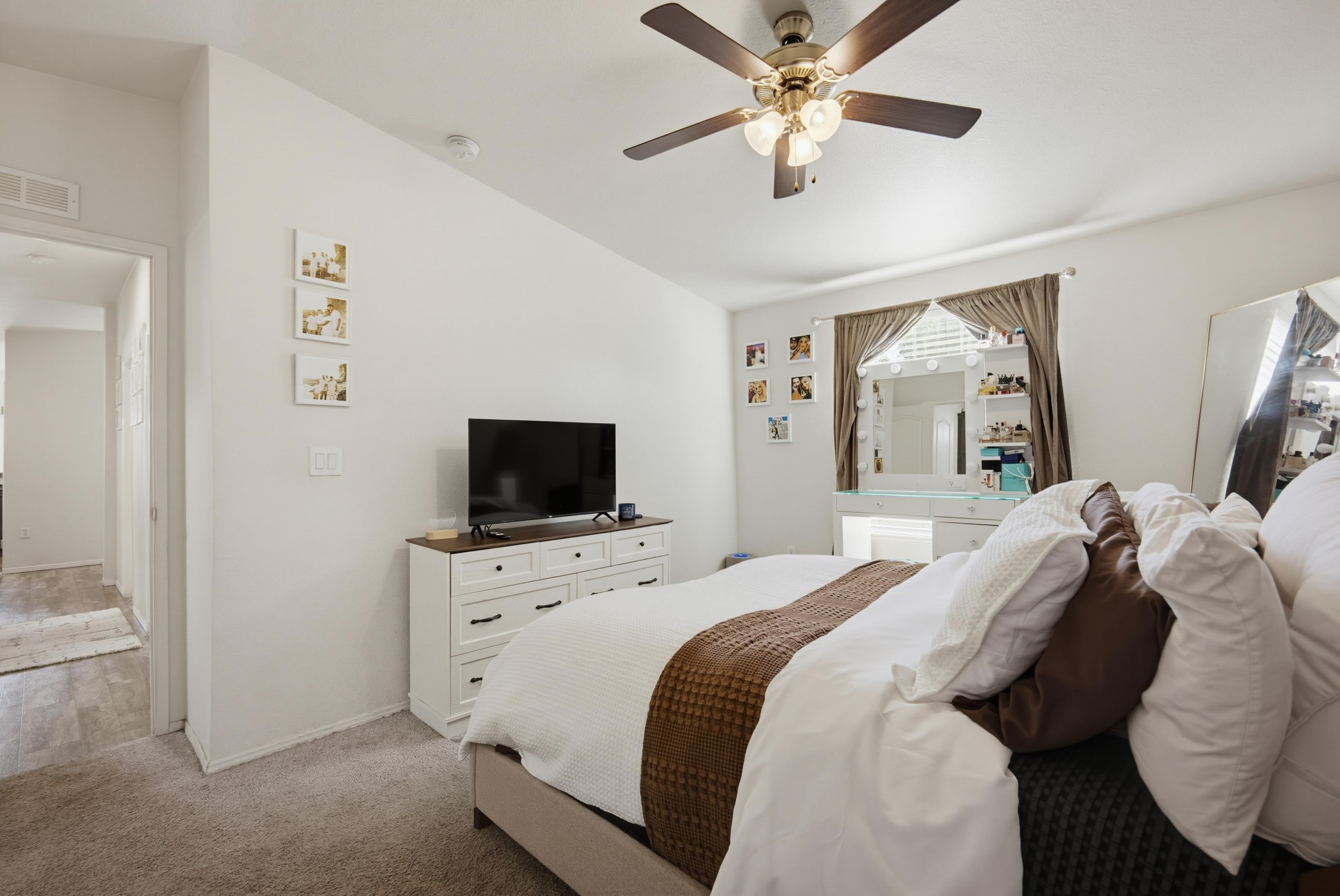 Virtual tour photo 23 of 35 for 1512 E 5th St Spc 95