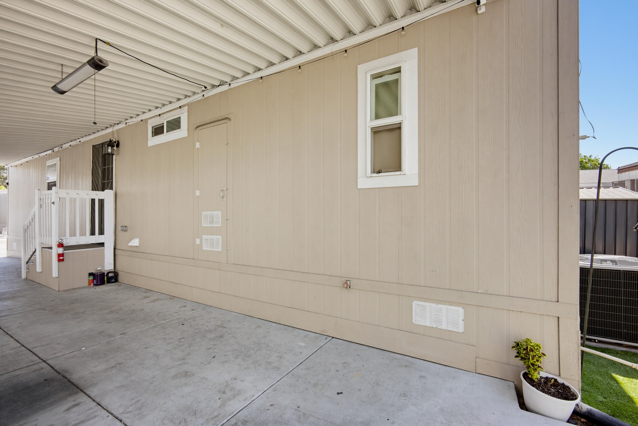Virtual tour photo 32 of 35 for 1512 E 5th St Spc 95