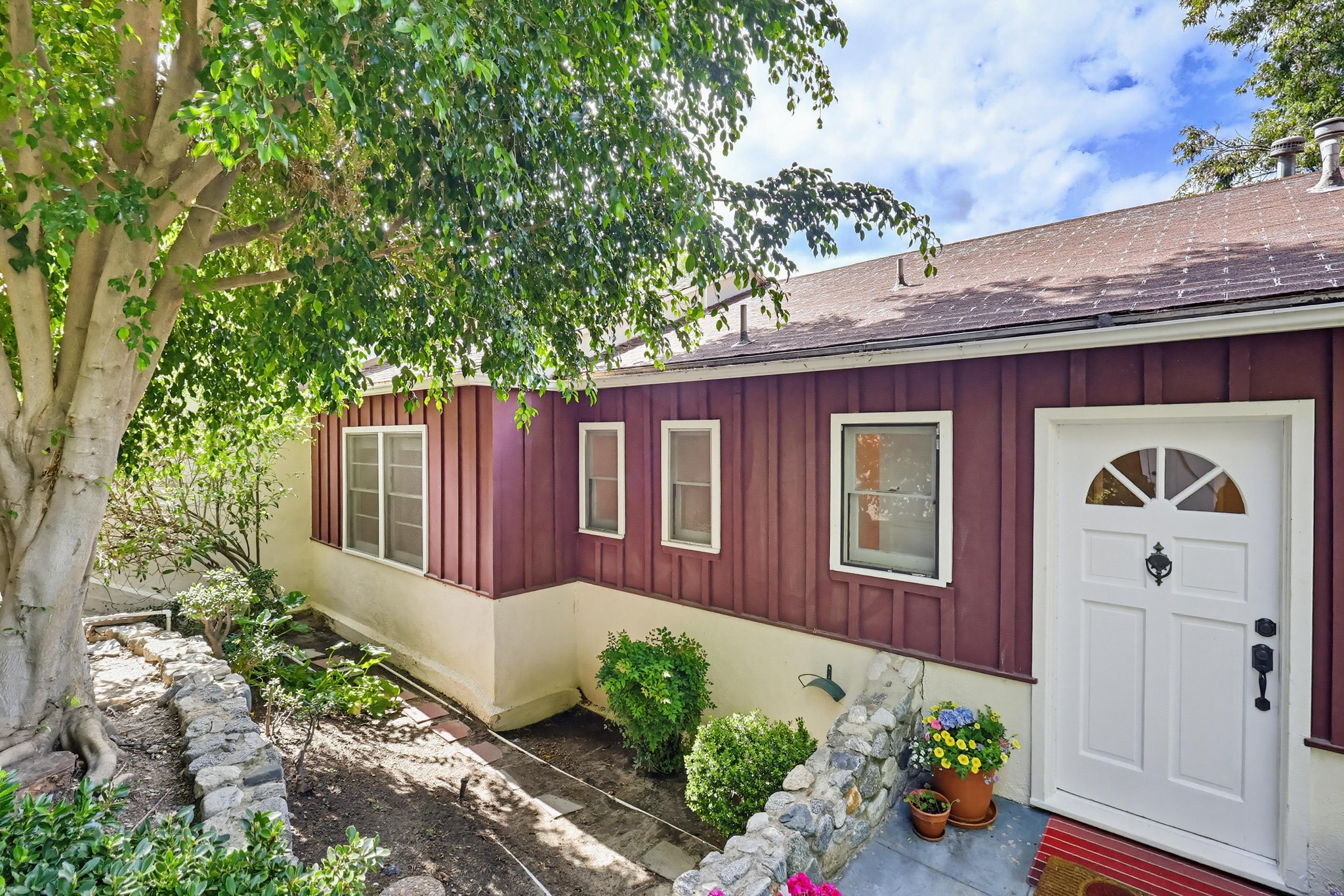 Virtual tour photo 8 of 93 for 15151 Encanto Dr, "Enchantment"