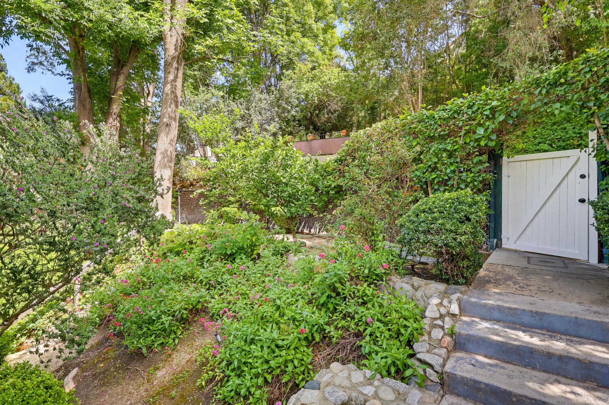 Virtual tour photo 15 of 93 for 15151 Encanto Dr, "Enchantment"
