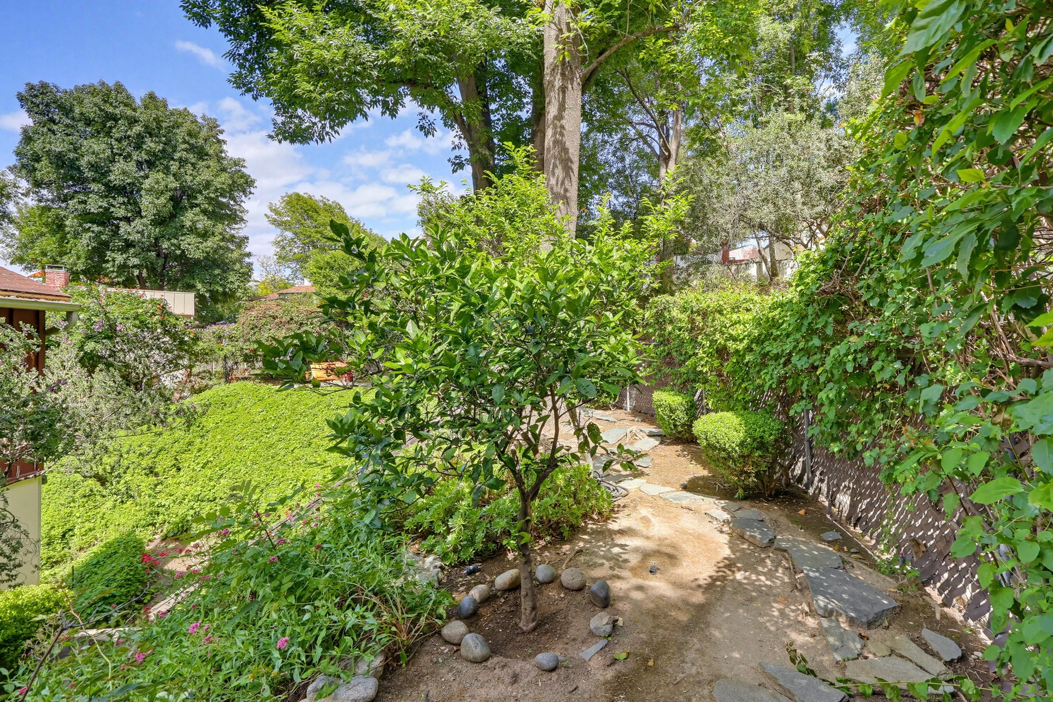 Virtual tour photo 16 of 93 for 15151 Encanto Dr, "Enchantment"