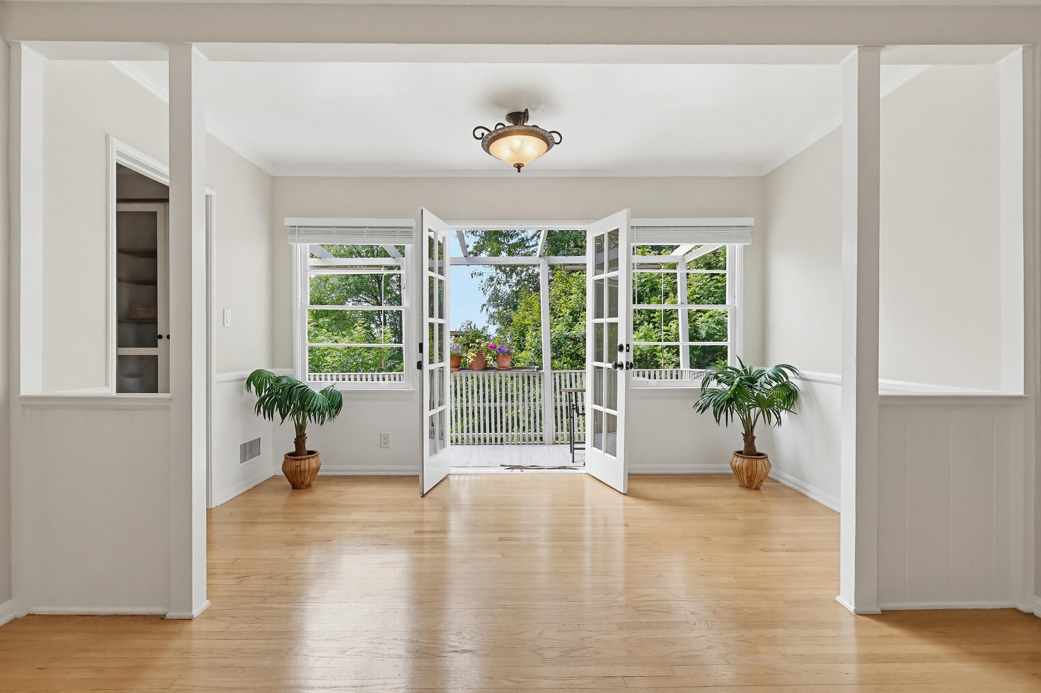 Virtual tour photo 25 of 93 for 15151 Encanto Dr, "Enchantment"