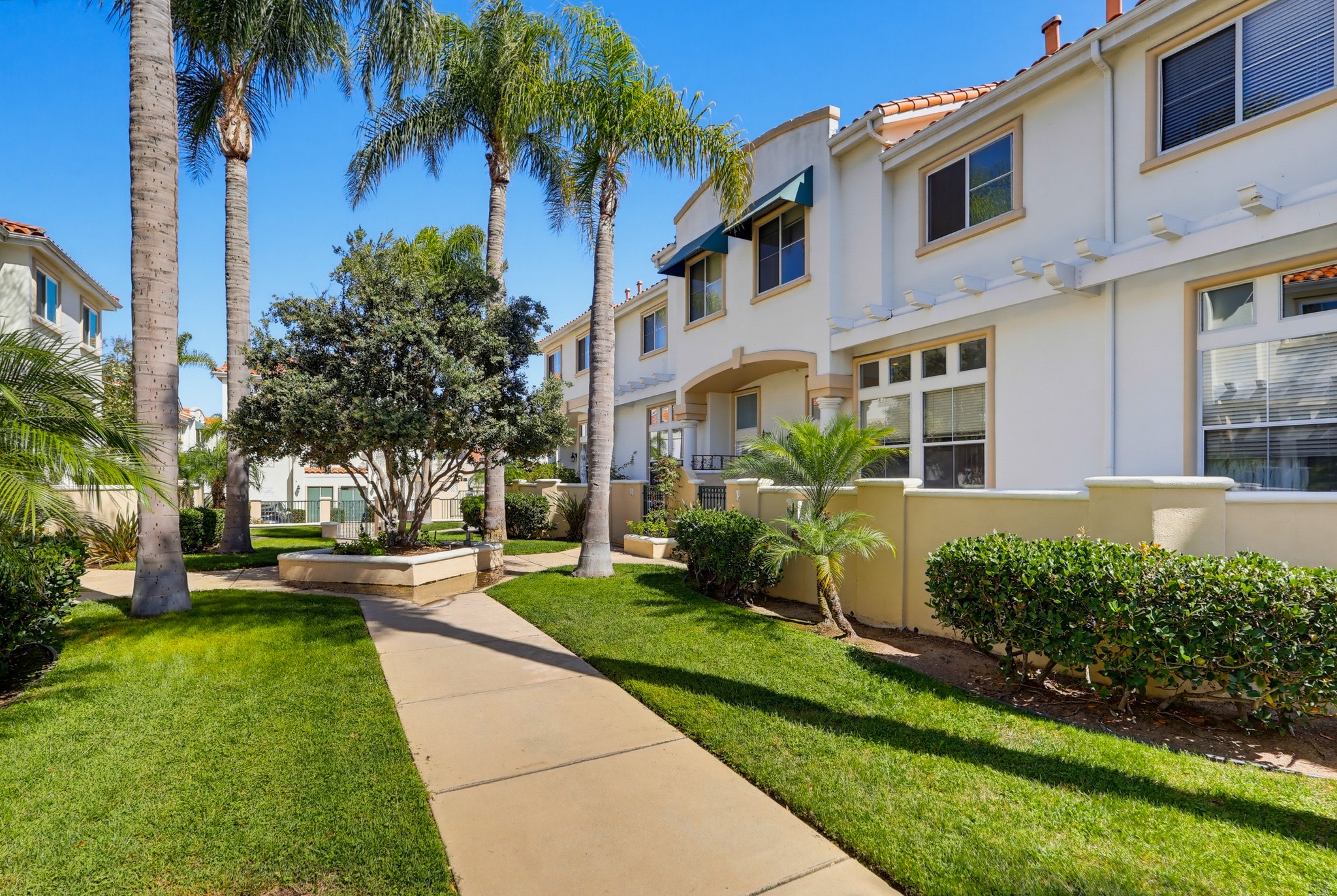 Virtual tour photo 9 of 88 for 1516 Cravens Ave Unit 13