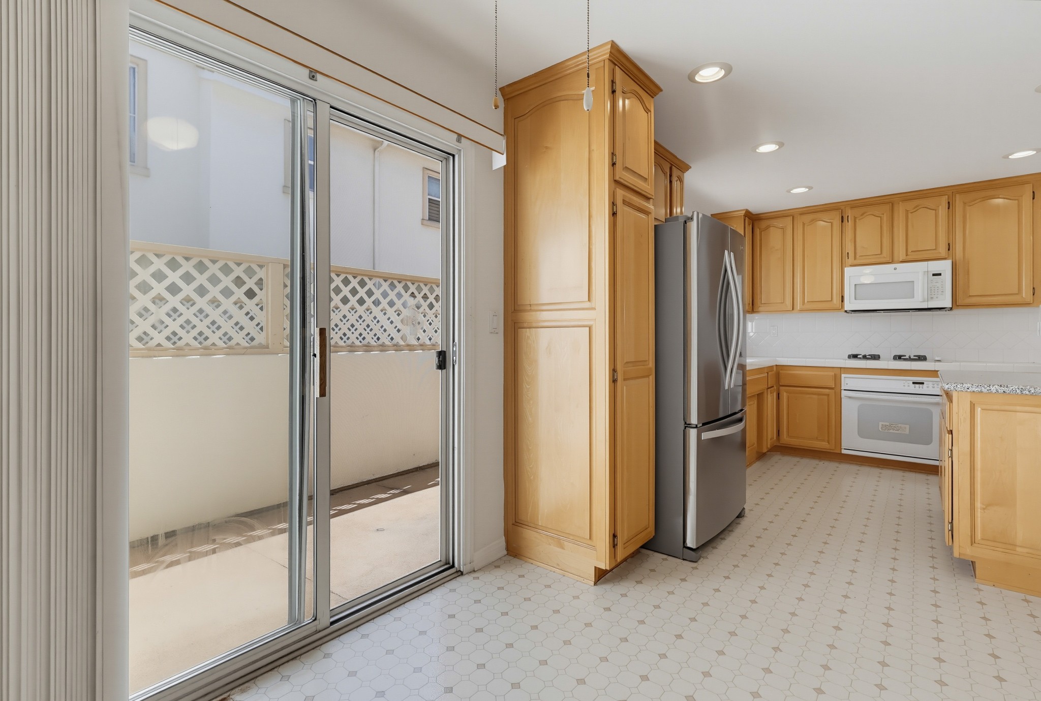Virtual tour photo 37 of 88 for 1516 Cravens Ave Unit 13