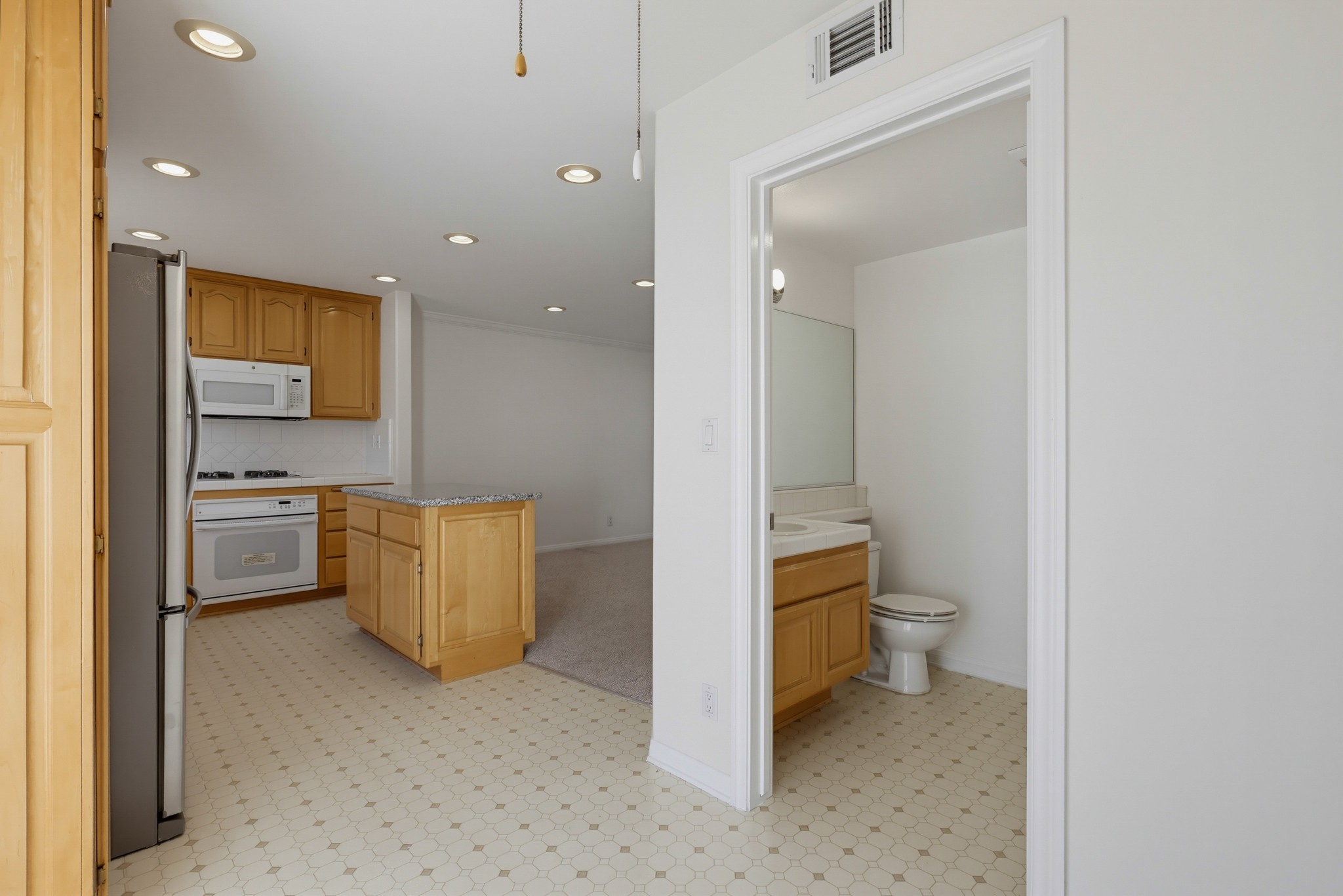 Virtual tour photo 38 of 88 for 1516 Cravens Ave Unit 13