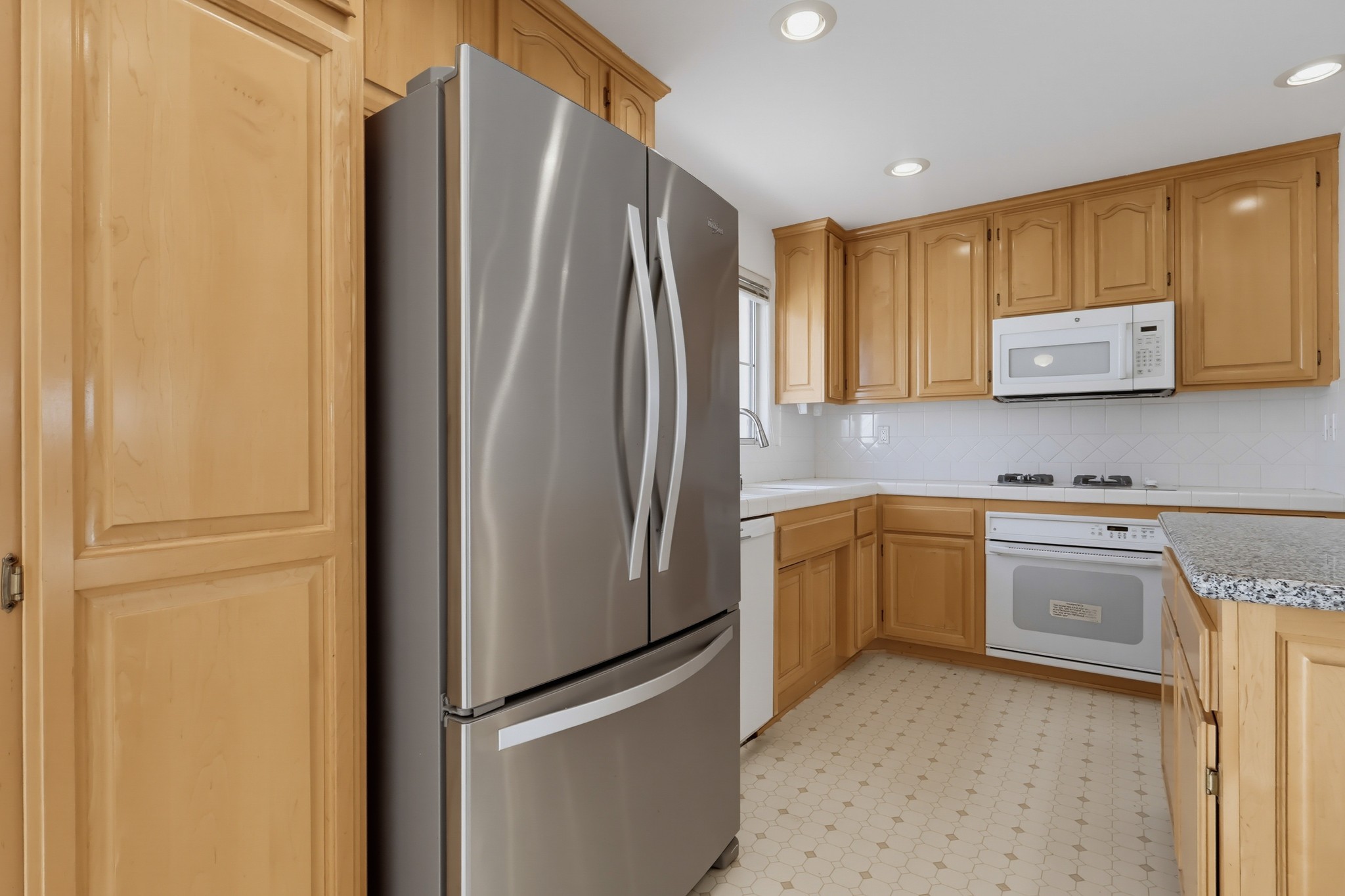 Virtual tour photo 41 of 88 for 1516 Cravens Ave Unit 13