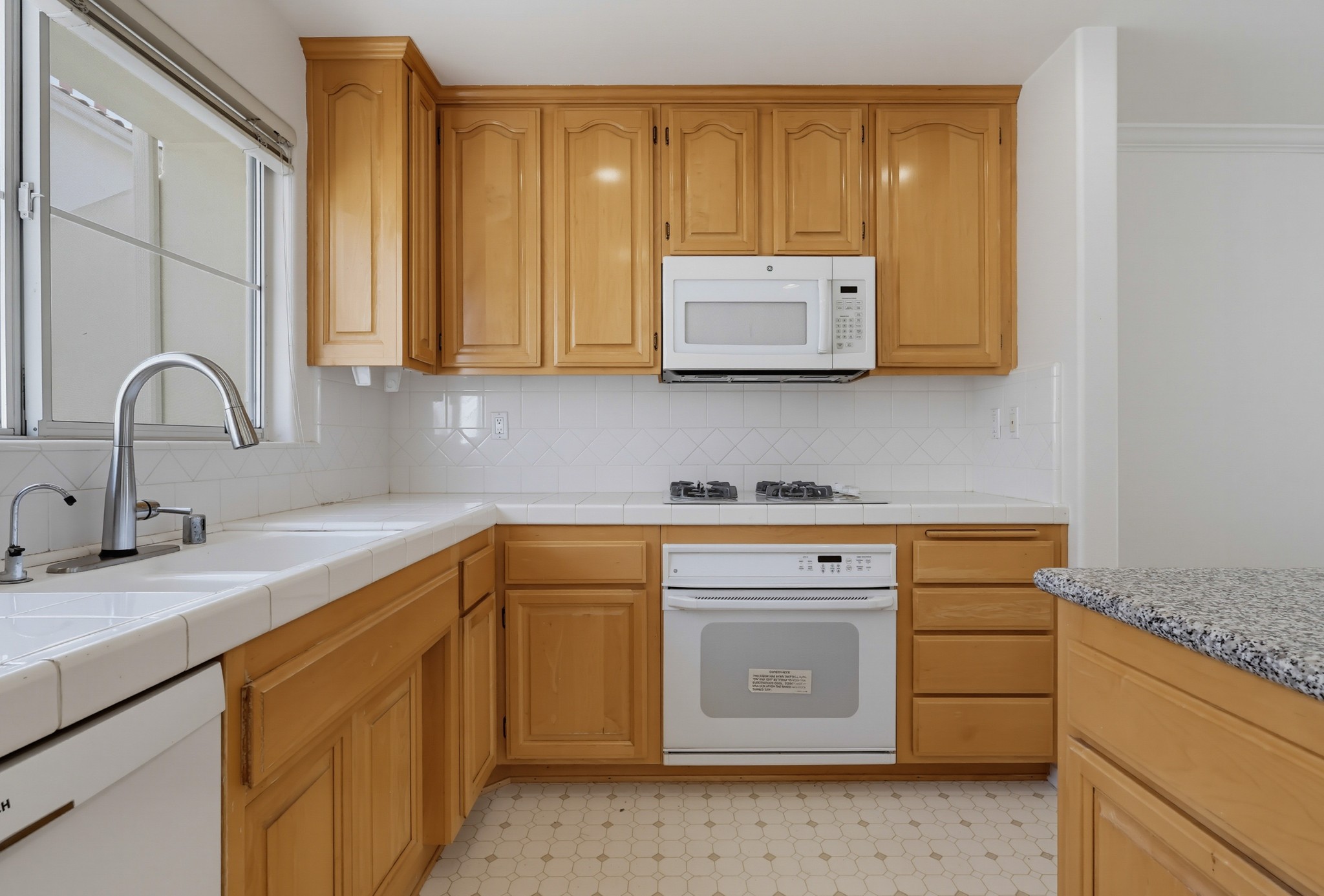 Virtual tour photo 42 of 88 for 1516 Cravens Ave Unit 13