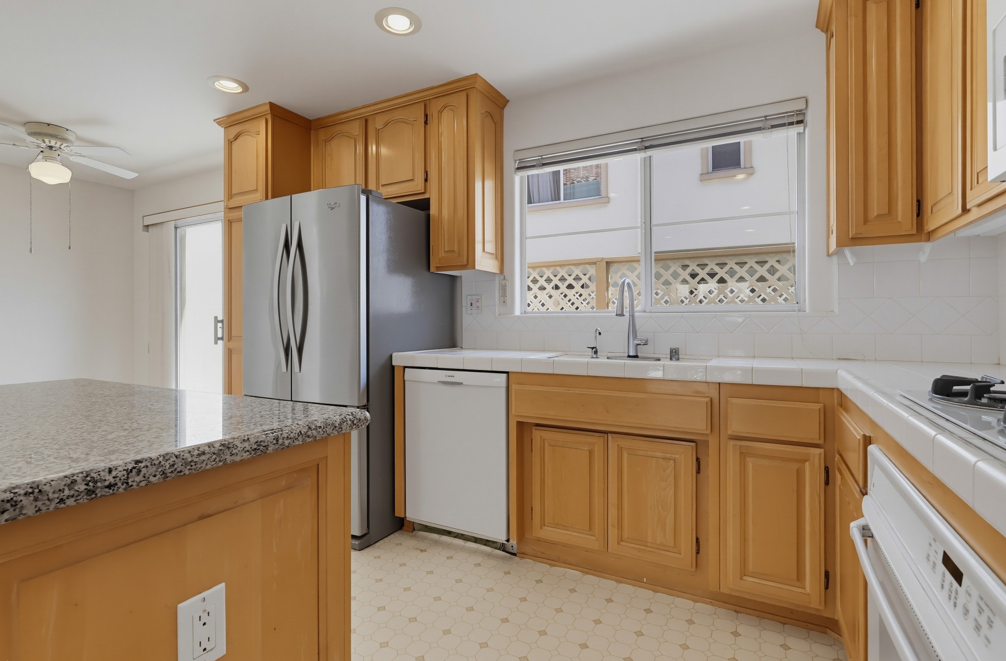Virtual tour photo 44 of 88 for 1516 Cravens Ave Unit 13