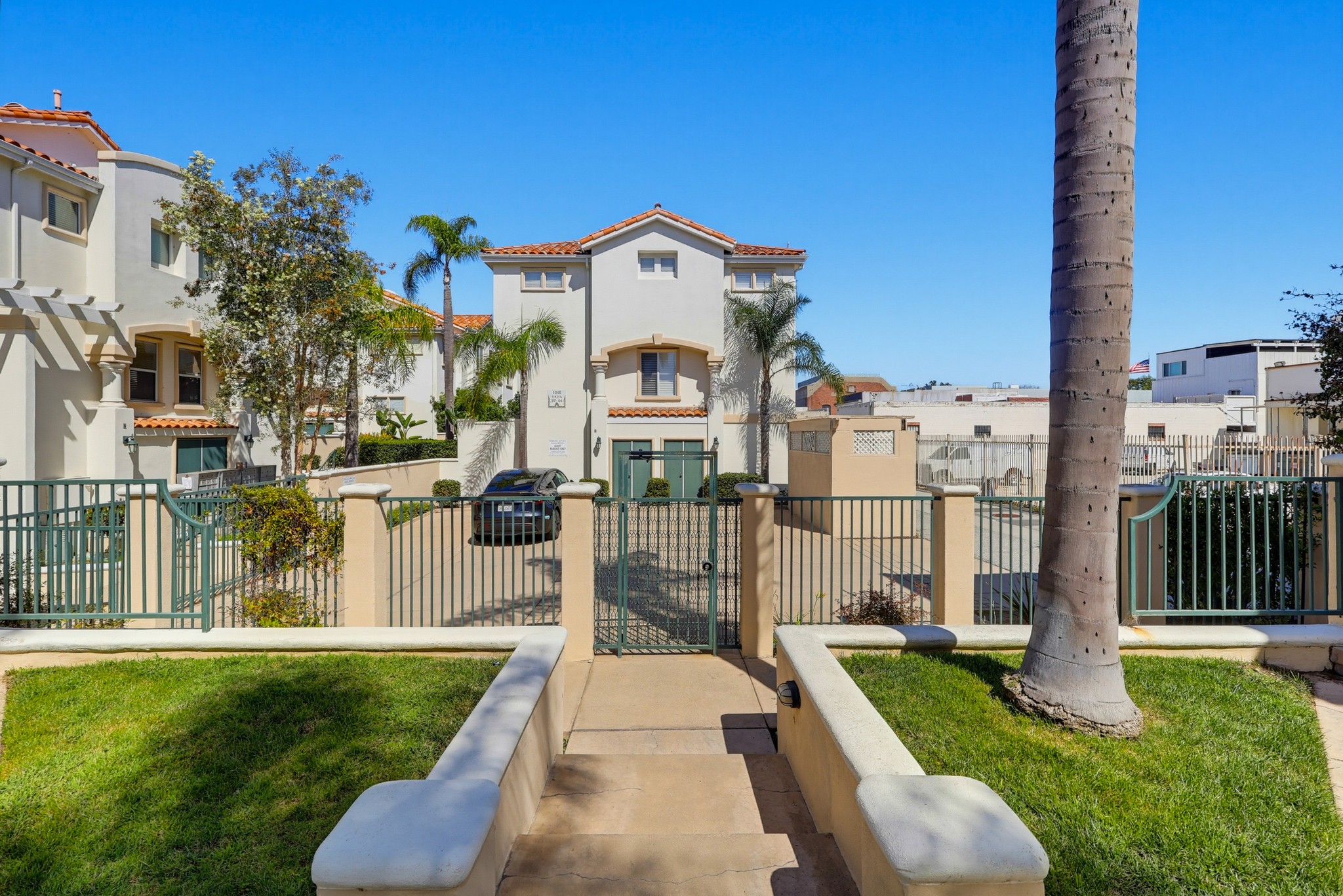 Virtual tour photo 85 of 88 for 1516 Cravens Ave Unit 13