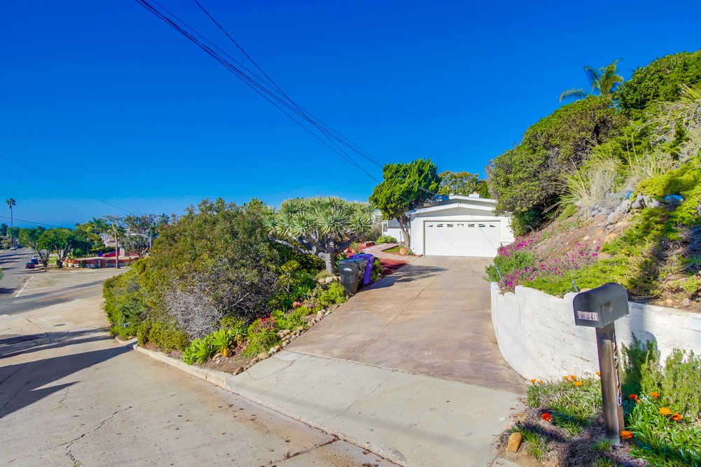 Virtual tour photo 1 of 53 for 1516 Loring St