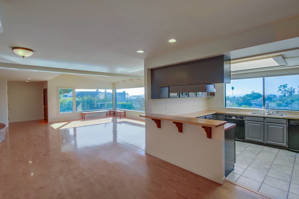 Virtual tour photo 16 of 53 for 1516 Loring St
