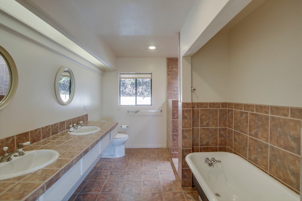 Virtual tour photo 32 of 53 for 1516 Loring St
