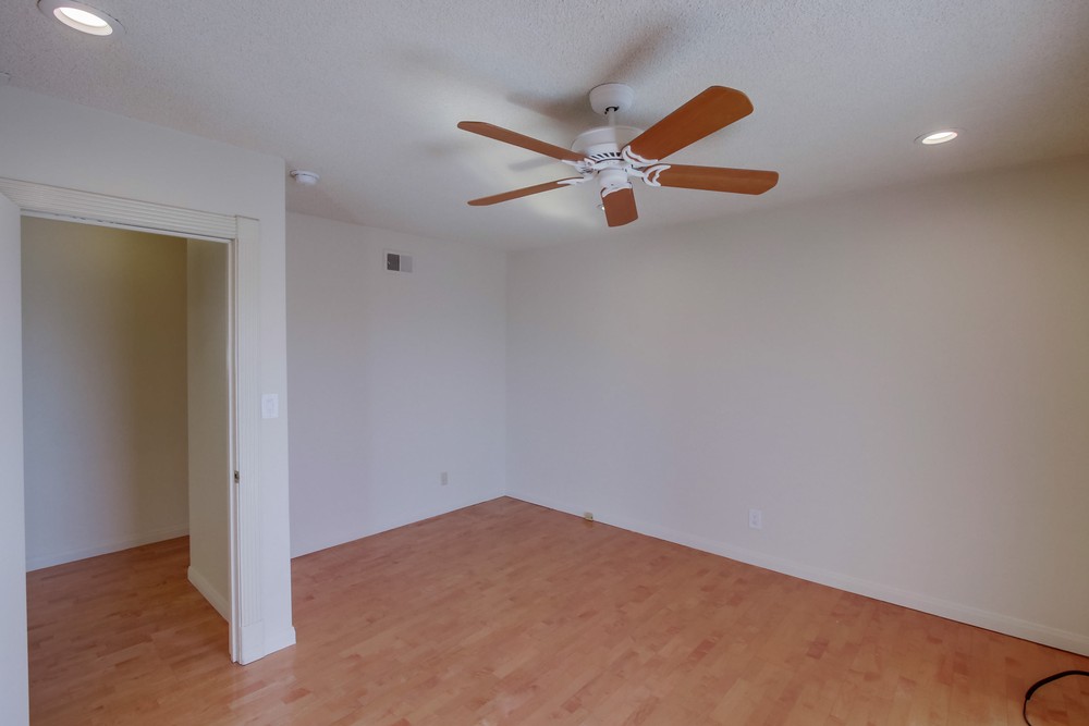 Virtual tour photo 41 of 53 for 1516 Loring St