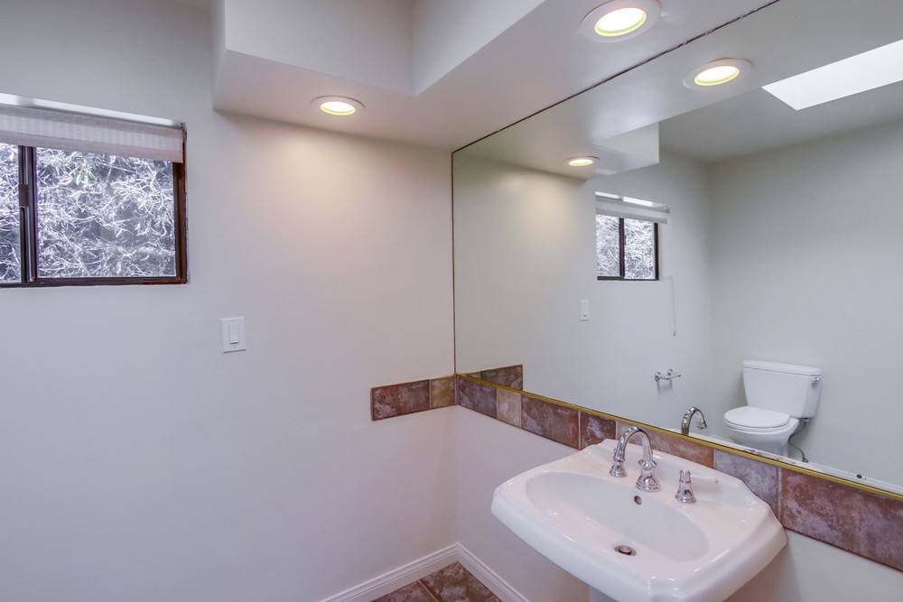 Virtual tour photo 44 of 53 for 1516 Loring St
