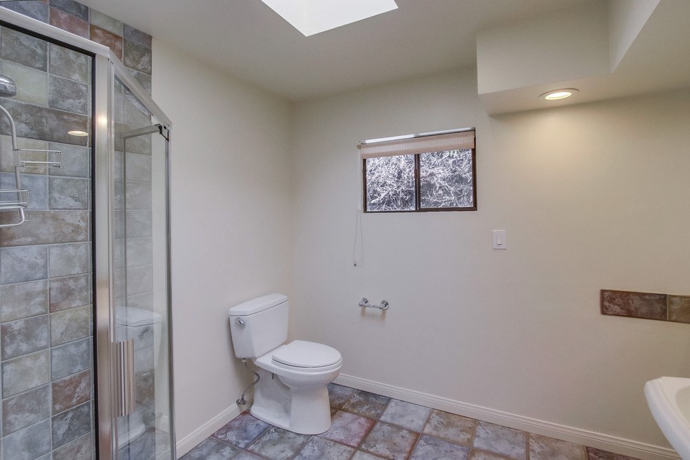 Virtual tour photo 45 of 53 for 1516 Loring St