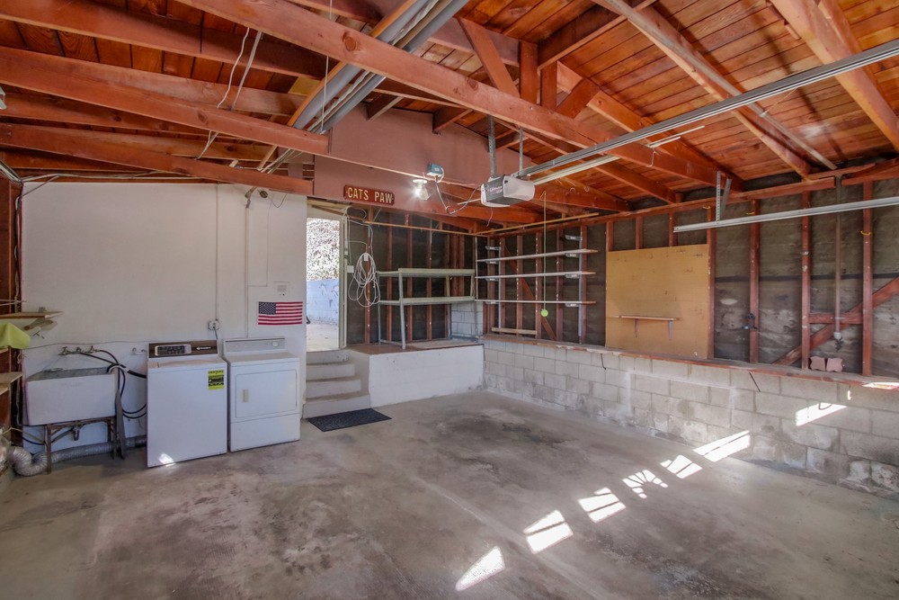 Virtual tour photo 47 of 53 for 1516 Loring St