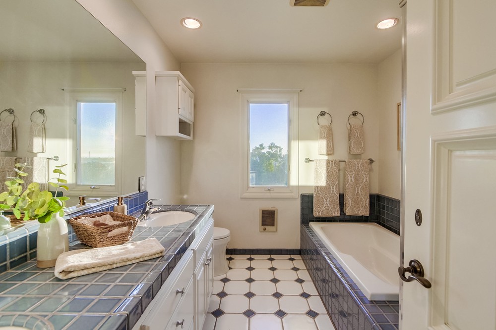 Virtual tour photo 86 of 114 for 1518 Dorcas St