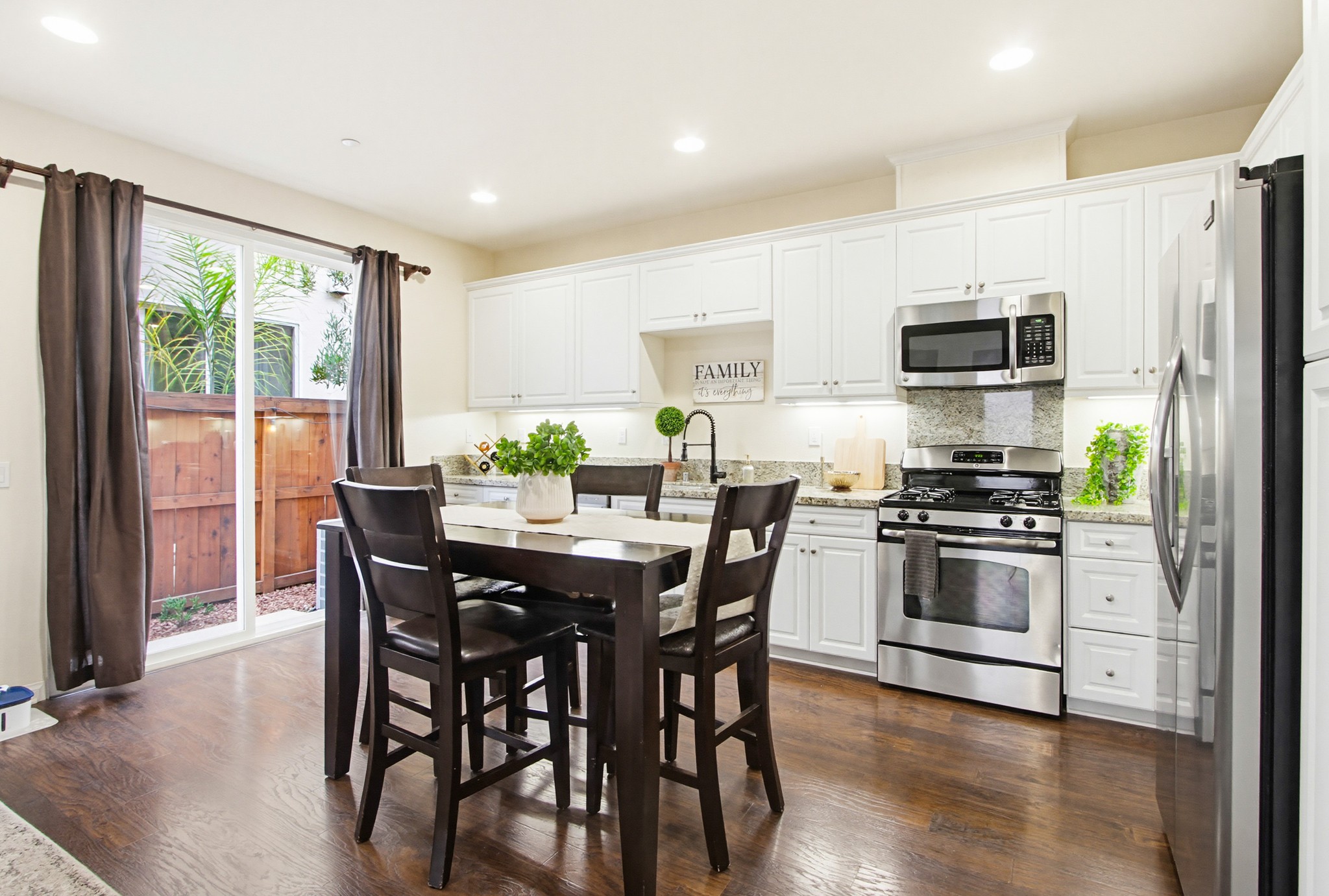 Virtual tour photo 9 of 49 for 1519 Chert Dr
