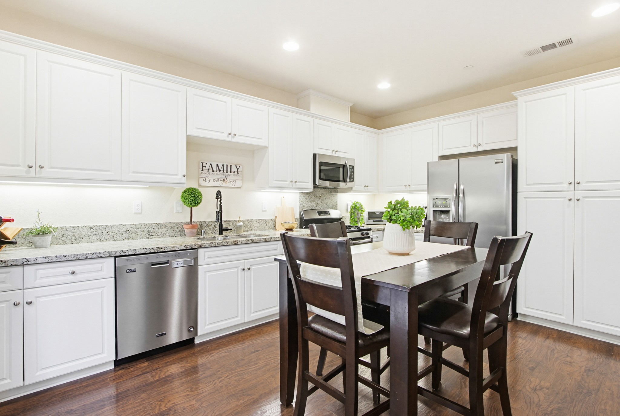 Virtual tour photo 11 of 49 for 1519 Chert Dr