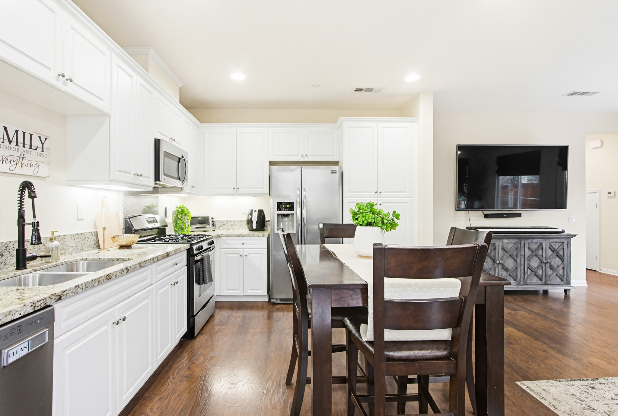 Virtual tour photo 13 of 49 for 1519 Chert Dr