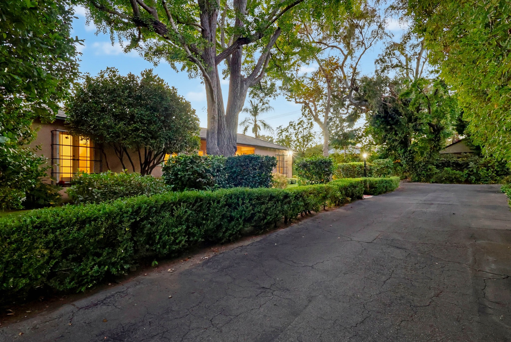 Virtual tour photo 3 of 126 for 1519 Wilson Ave