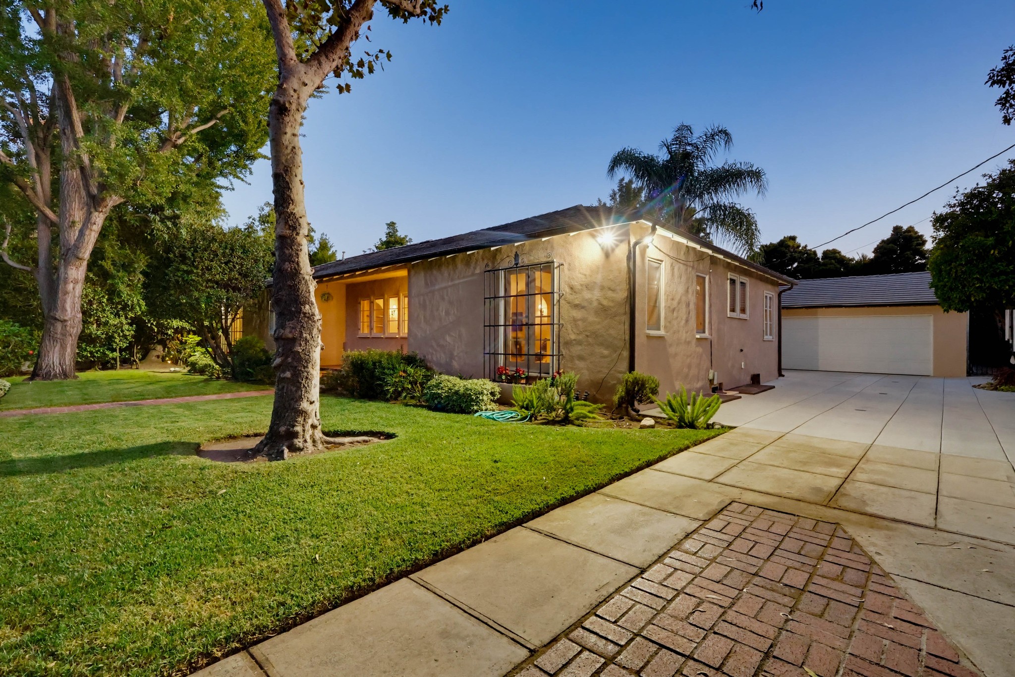 Virtual tour photo 6 of 126 for 1519 Wilson Ave