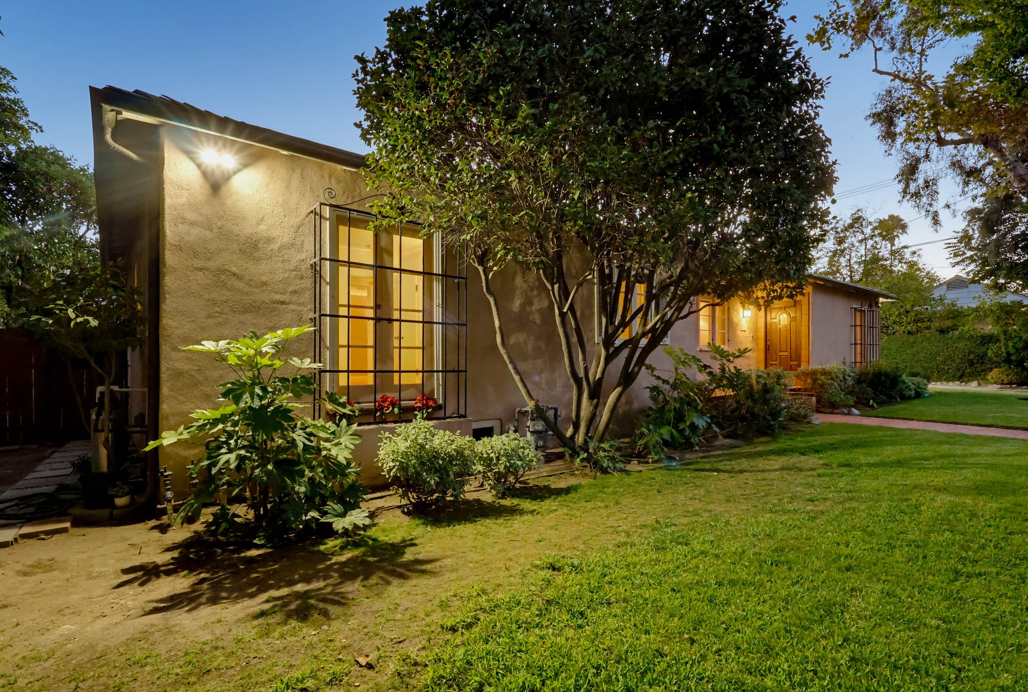 Virtual tour photo 9 of 126 for 1519 Wilson Ave