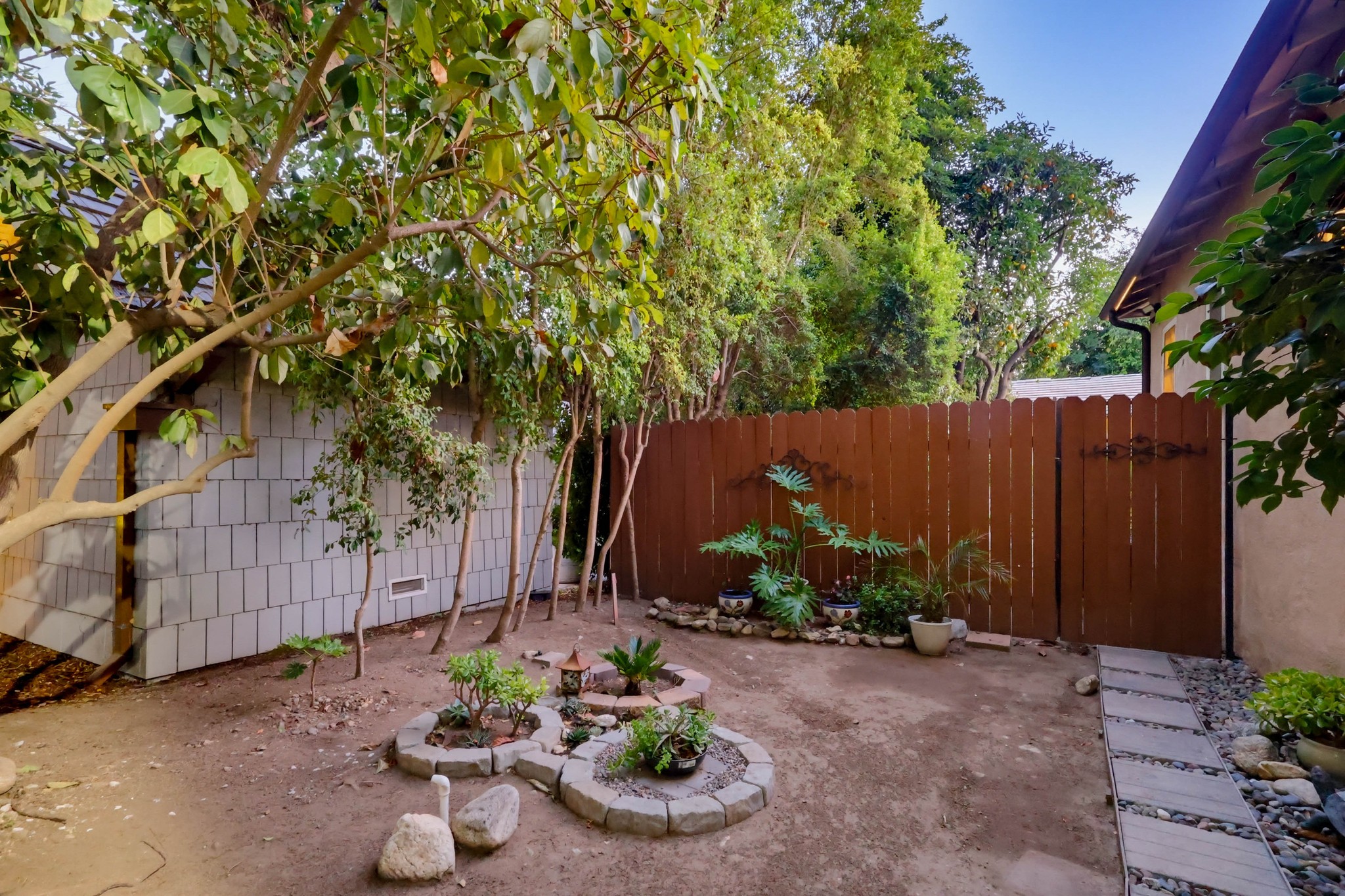 Virtual tour photo 11 of 126 for 1519 Wilson Ave