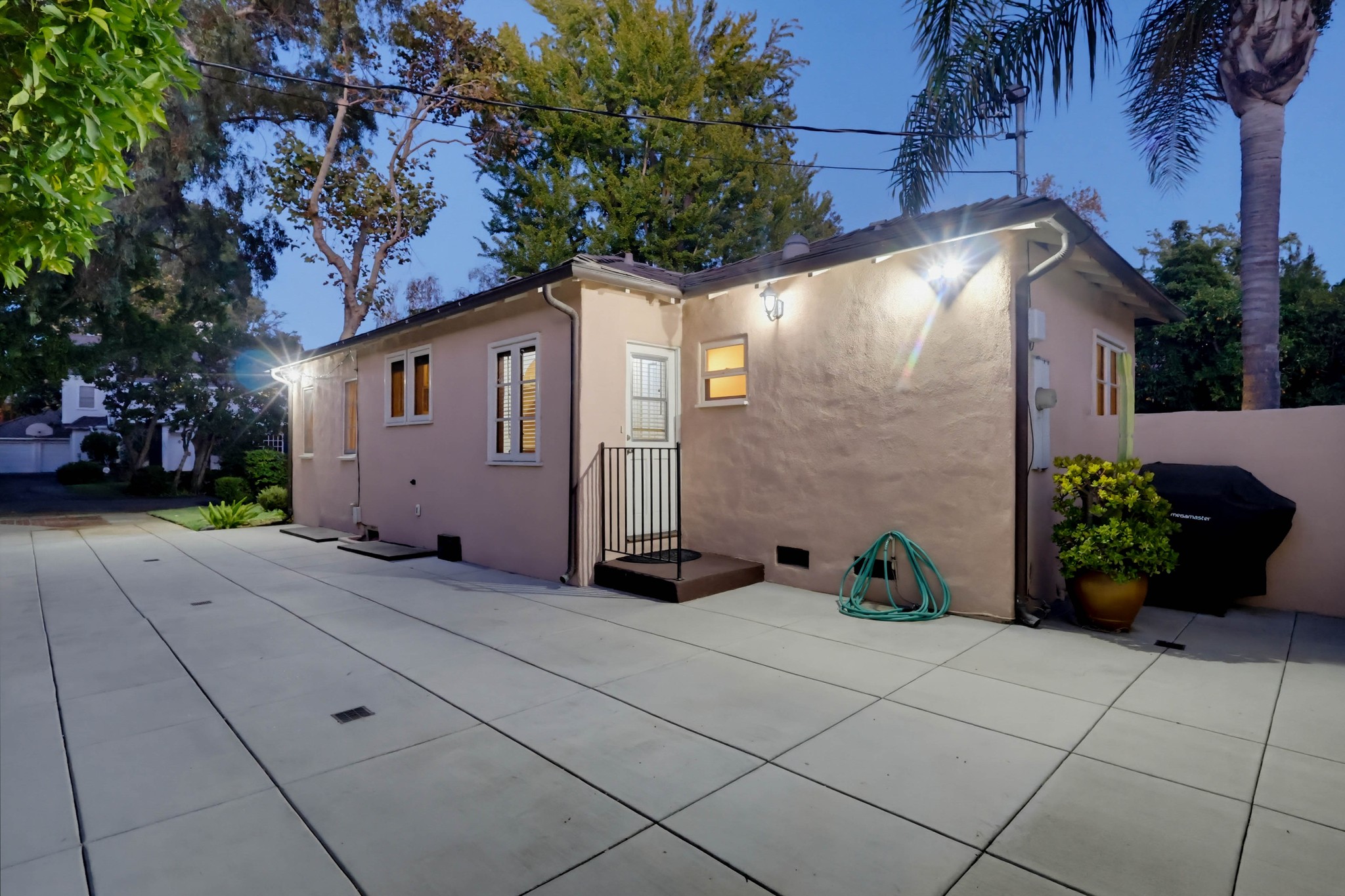 Virtual tour photo 12 of 126 for 1519 Wilson Ave