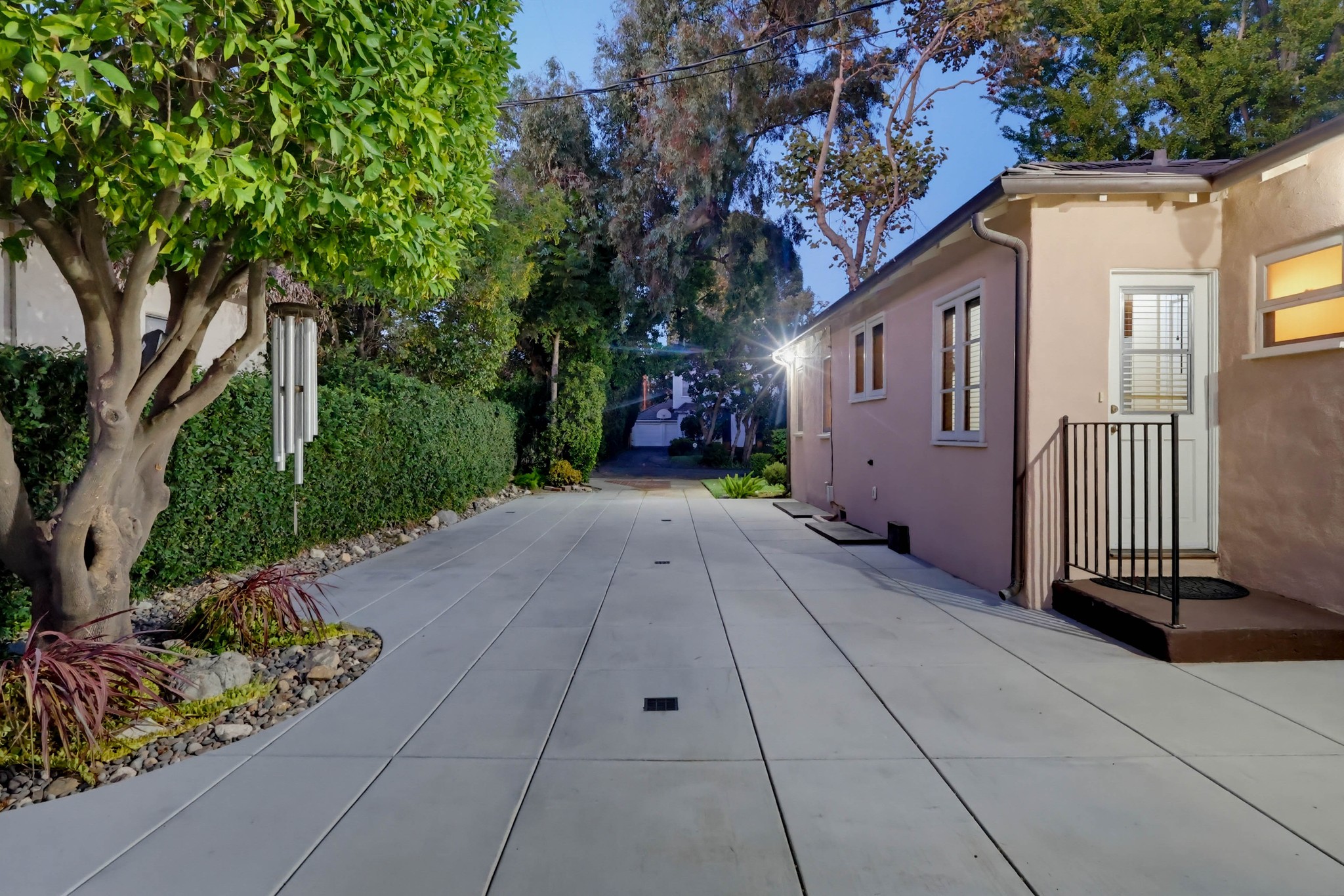 Virtual tour photo 13 of 126 for 1519 Wilson Ave