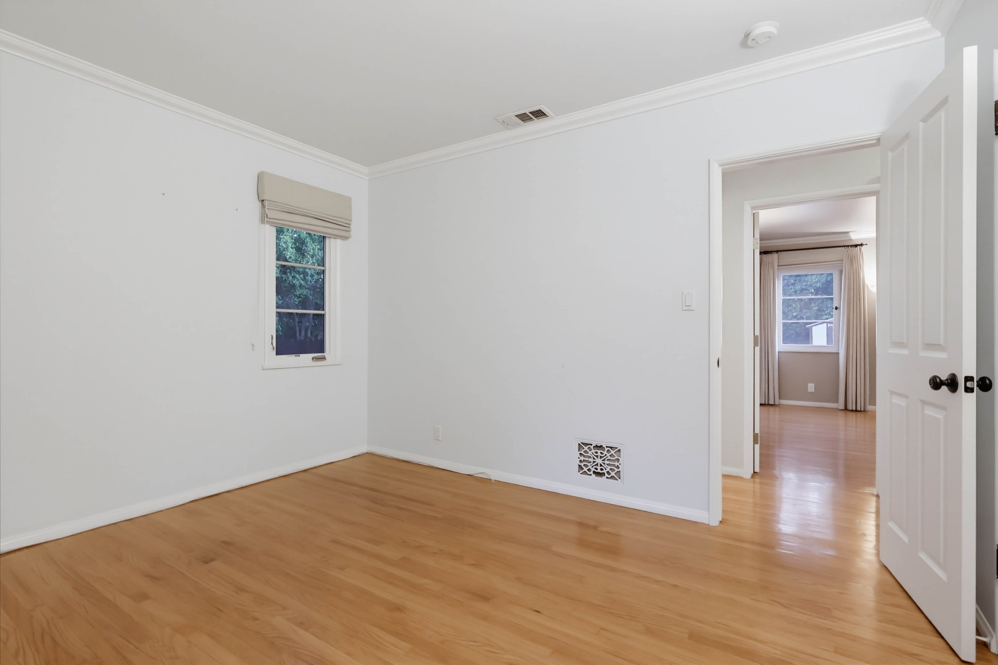 Virtual tour photo 51 of 126 for 1519 Wilson Ave