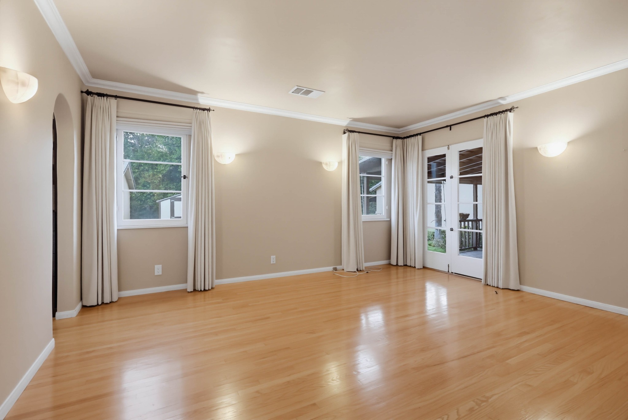 Virtual tour photo 52 of 126 for 1519 Wilson Ave