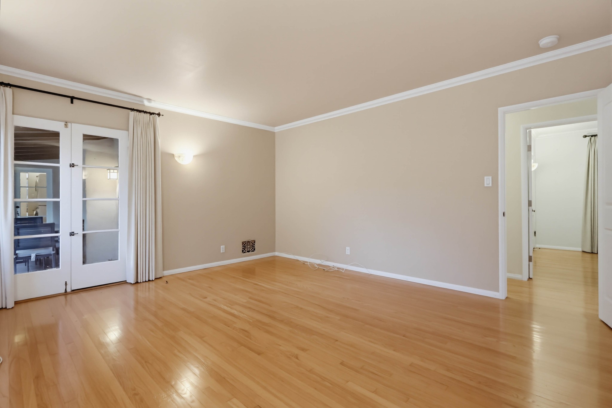 Virtual tour photo 53 of 126 for 1519 Wilson Ave