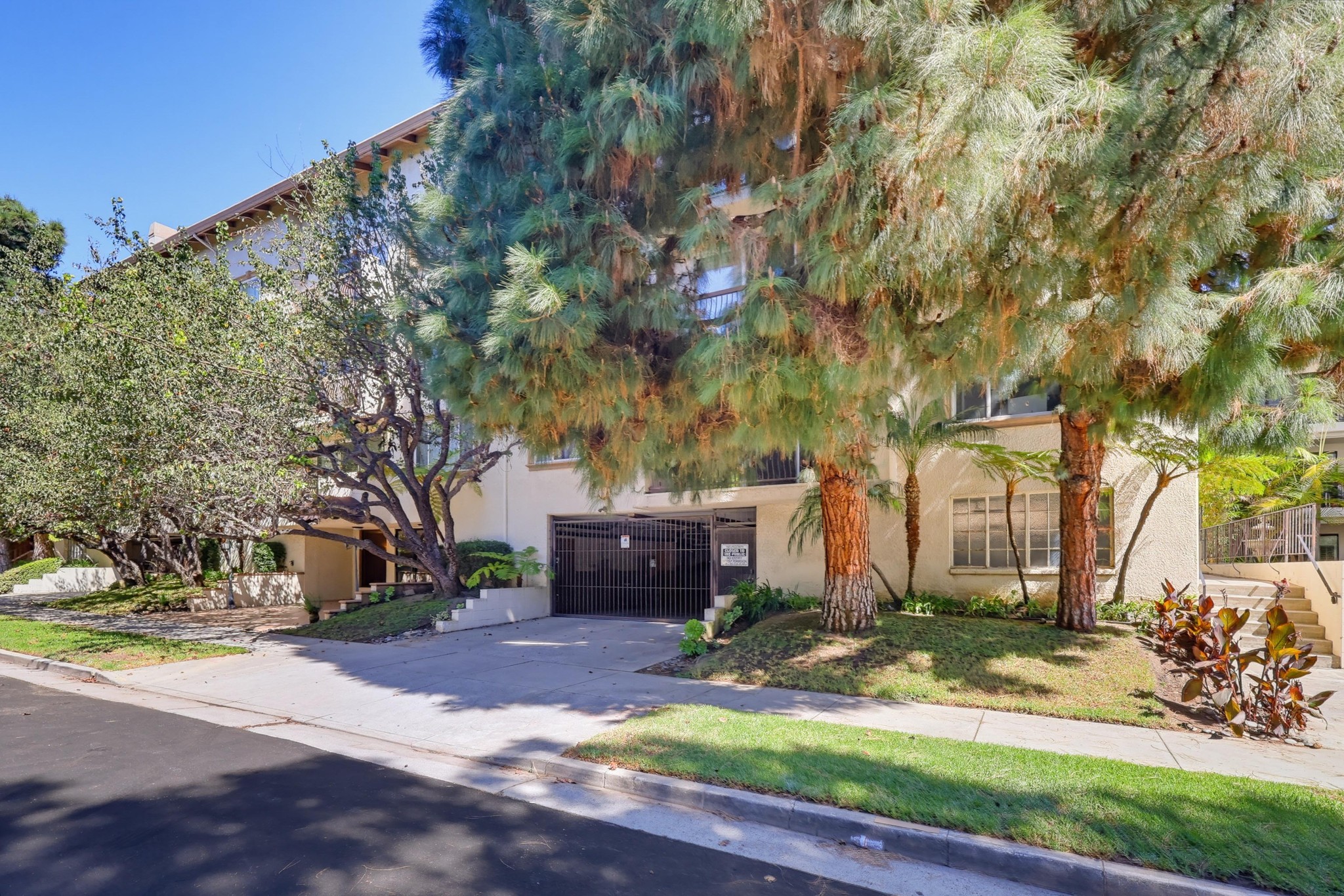 Virtual tour photo 4 of 82 for 1520 Camden Ave Apt 106