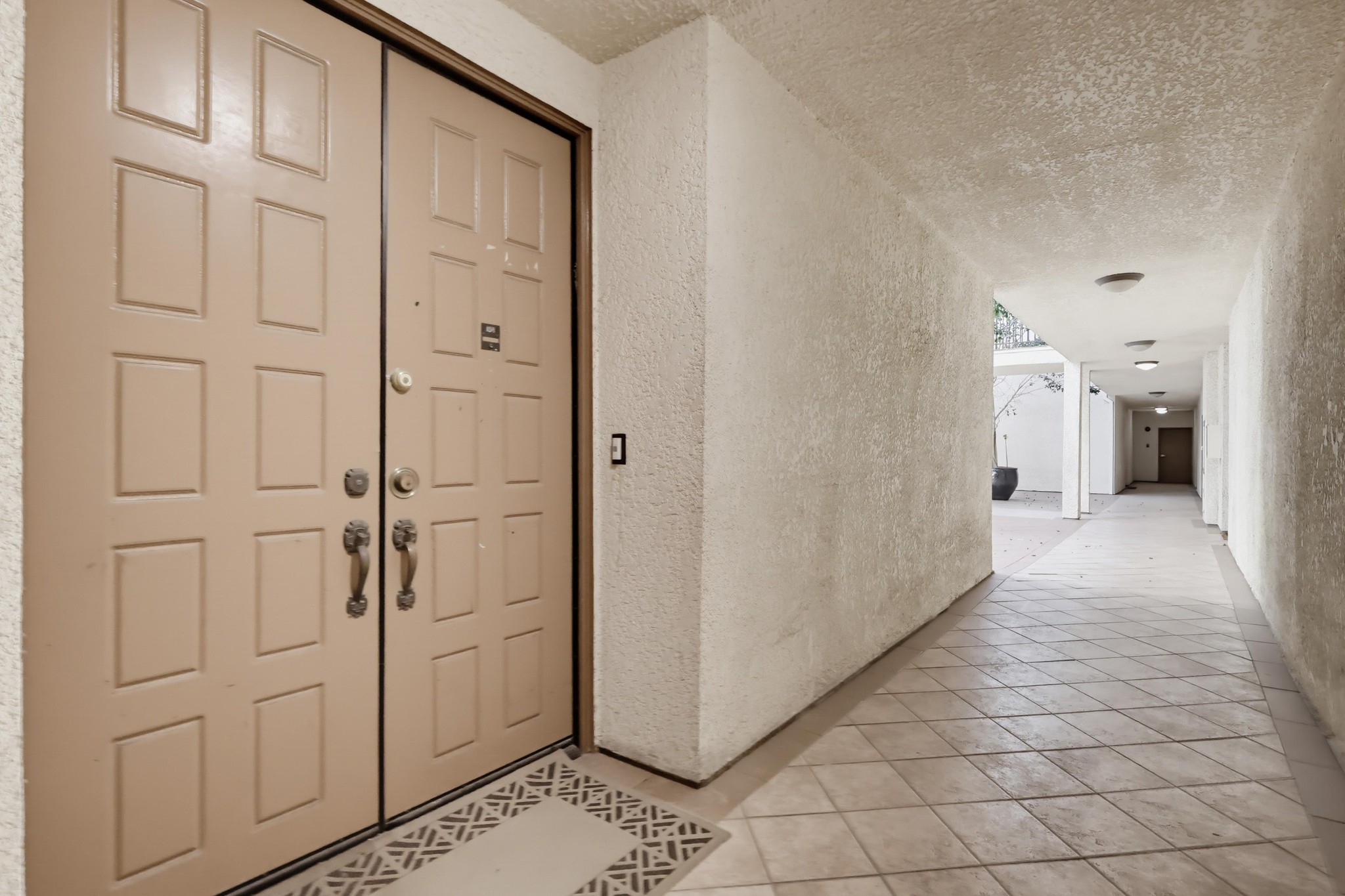 Virtual tour photo 13 of 82 for 1520 Camden Ave Apt 106