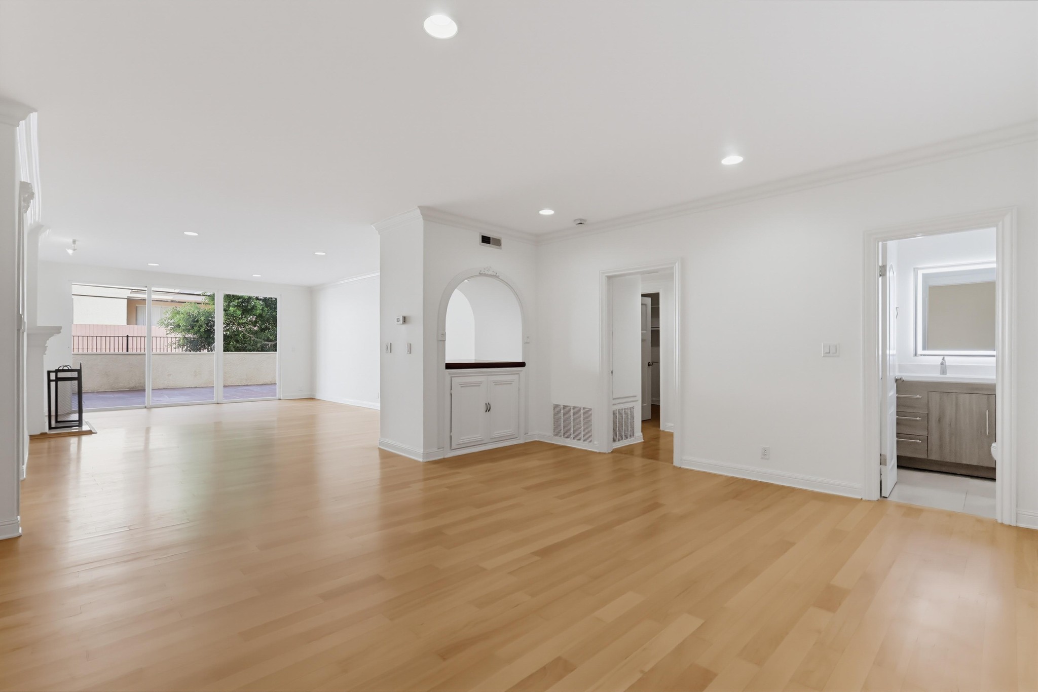 Virtual tour photo 16 of 82 for 1520 Camden Ave Apt 106