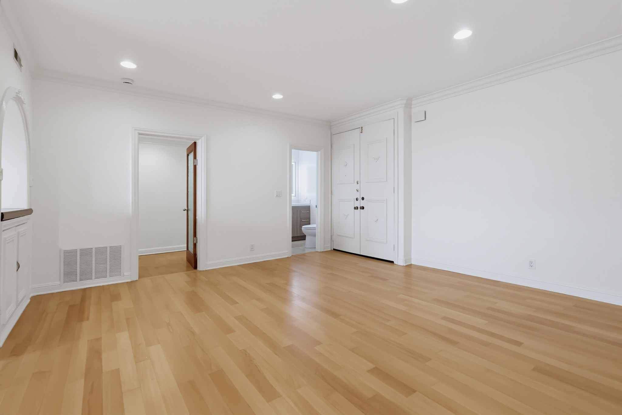 Virtual tour photo 18 of 82 for 1520 Camden Ave Apt 106
