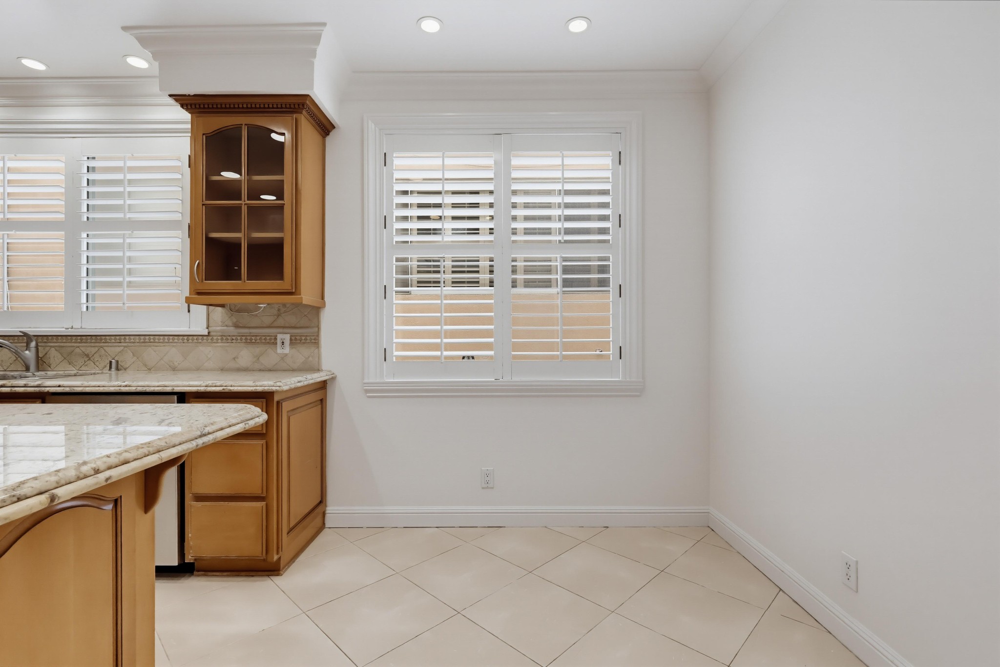 Virtual tour photo 32 of 82 for 1520 Camden Ave Apt 106