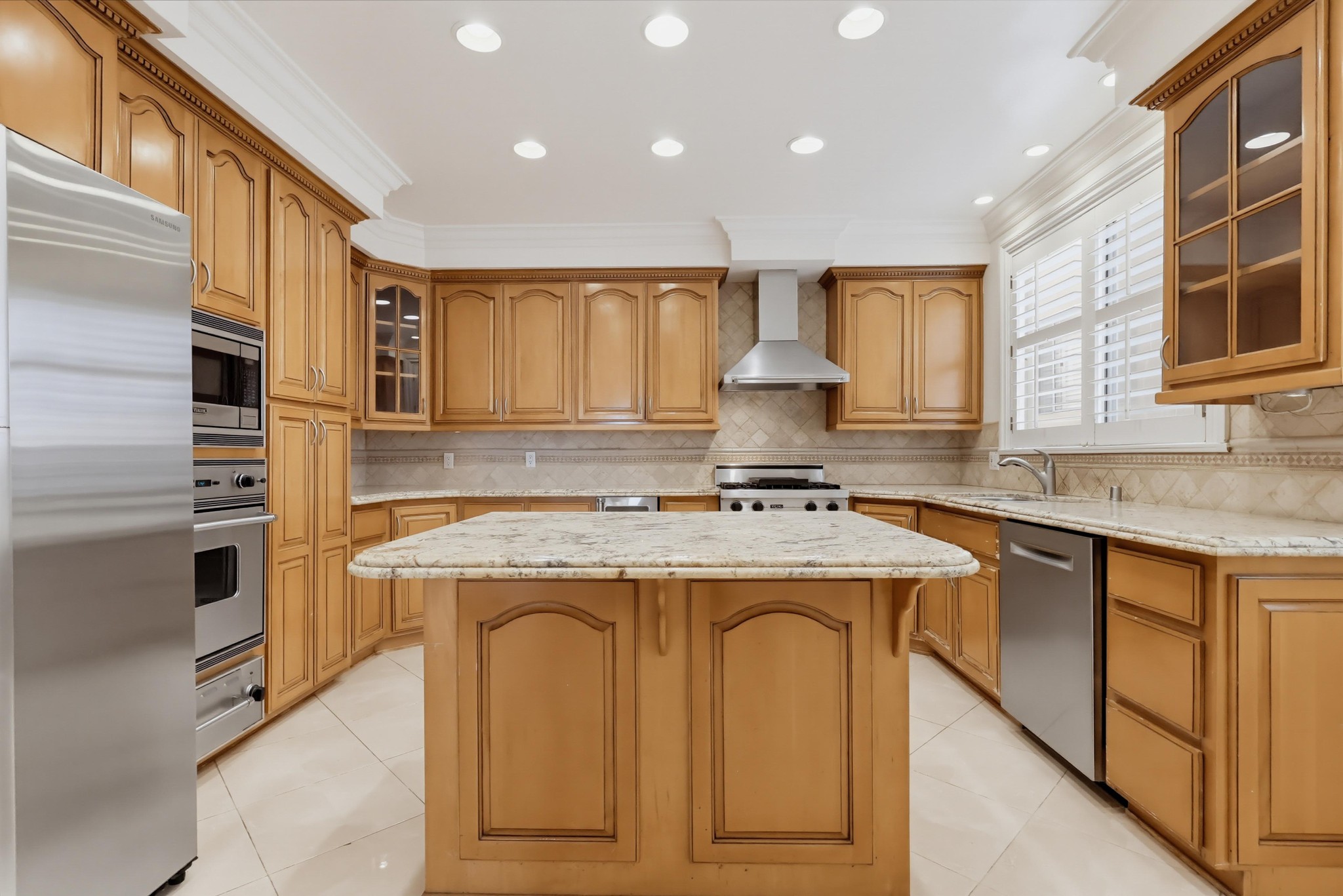 Virtual tour photo 33 of 82 for 1520 Camden Ave Apt 106