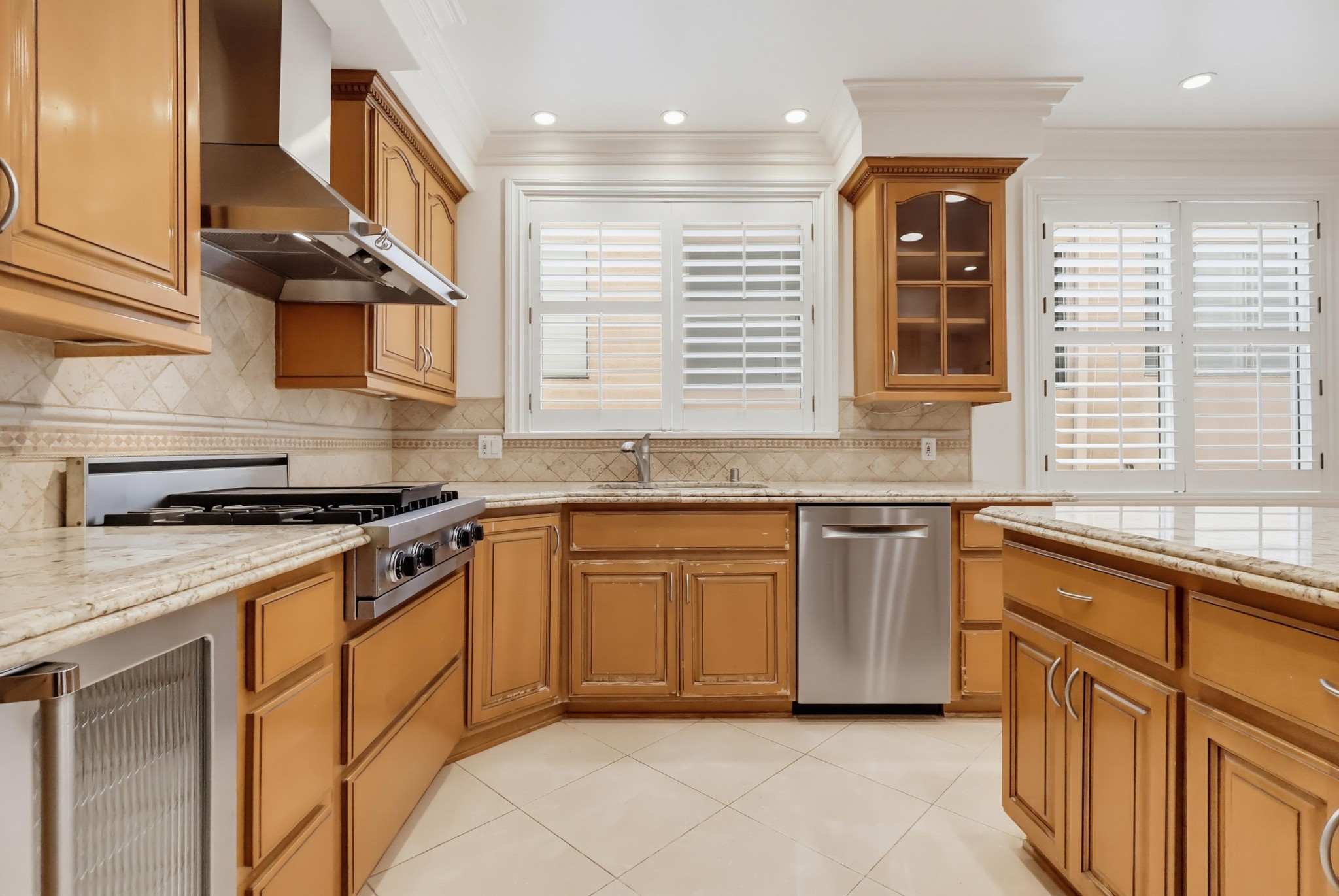 Virtual tour photo 38 of 82 for 1520 Camden Ave Apt 106