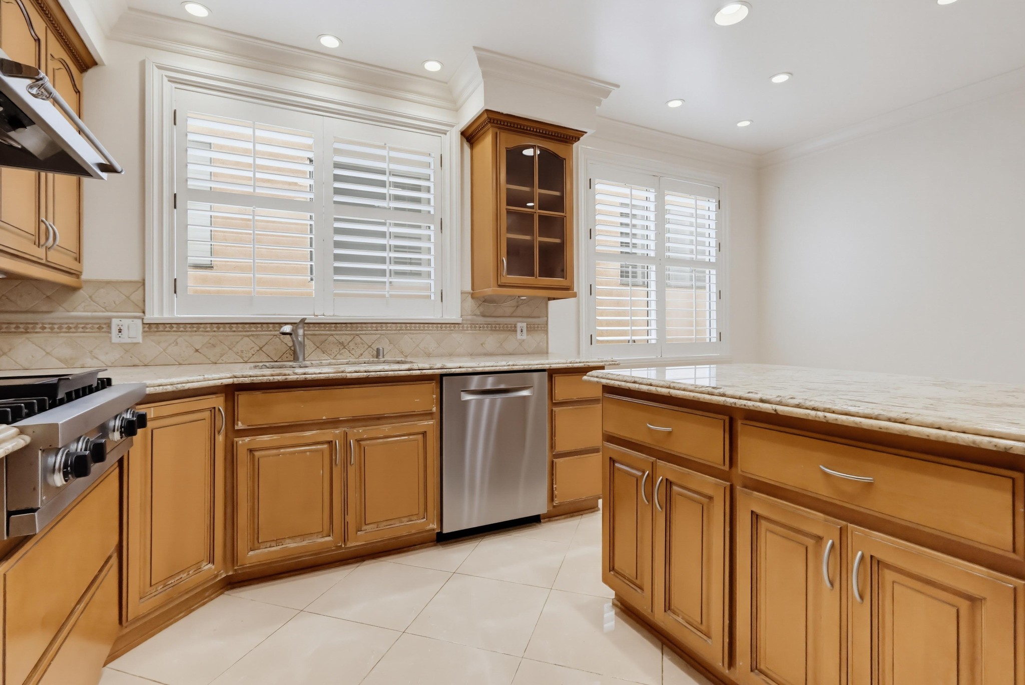 Virtual tour photo 39 of 82 for 1520 Camden Ave Apt 106