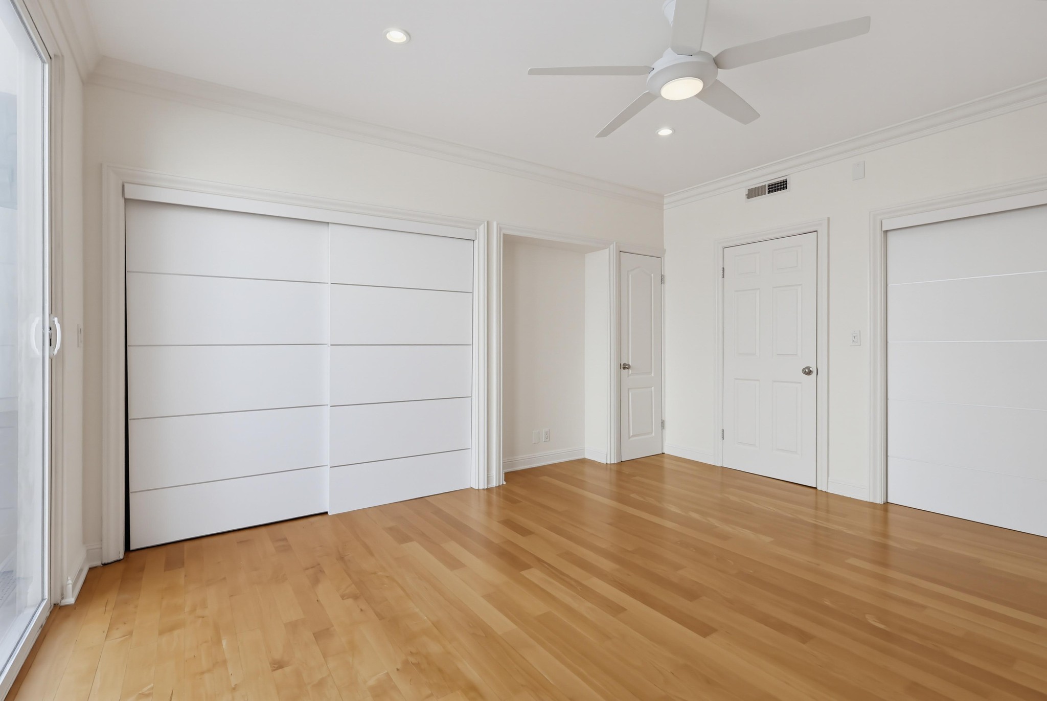 Virtual tour photo 50 of 82 for 1520 Camden Ave Apt 106