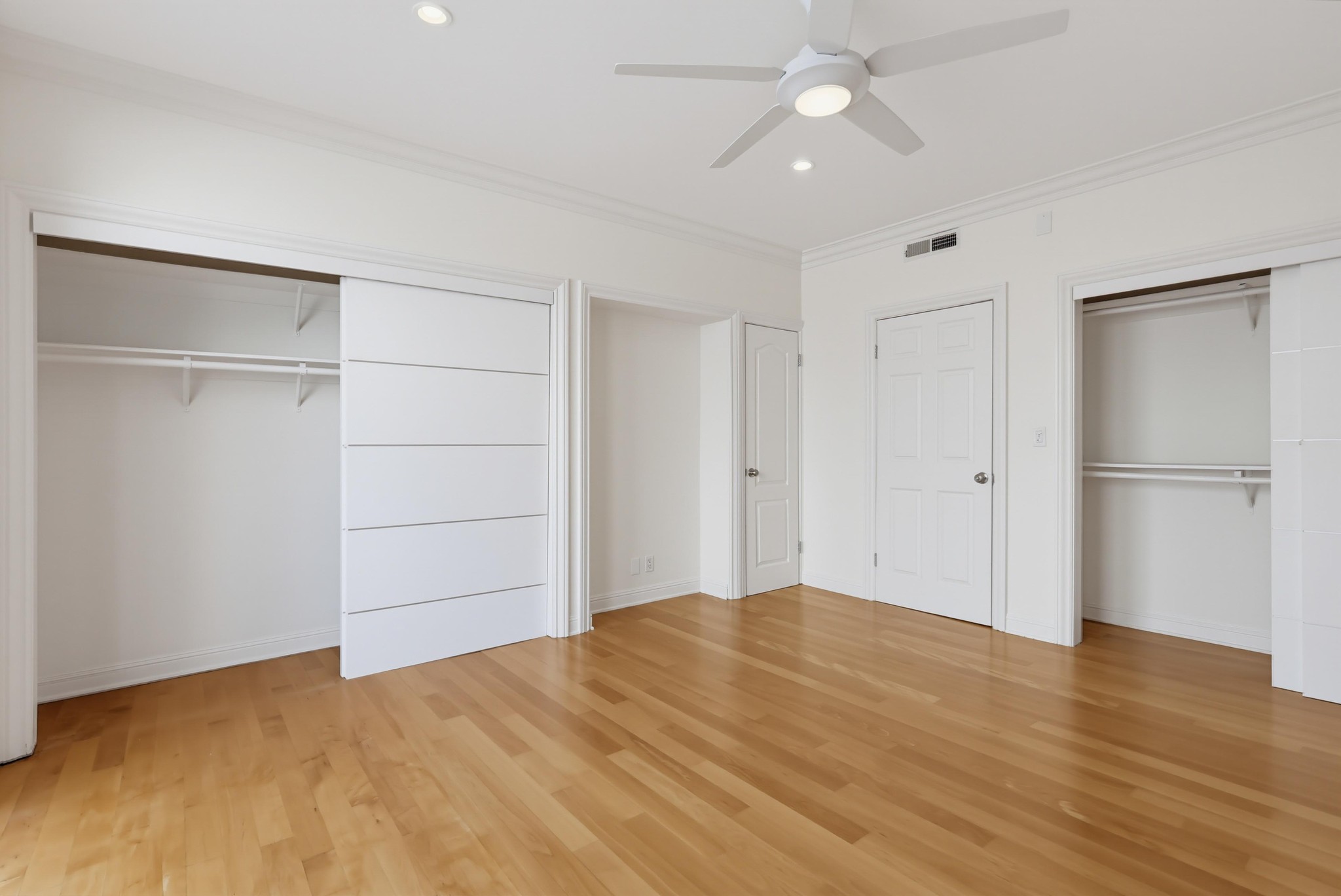 Virtual tour photo 53 of 82 for 1520 Camden Ave Apt 106