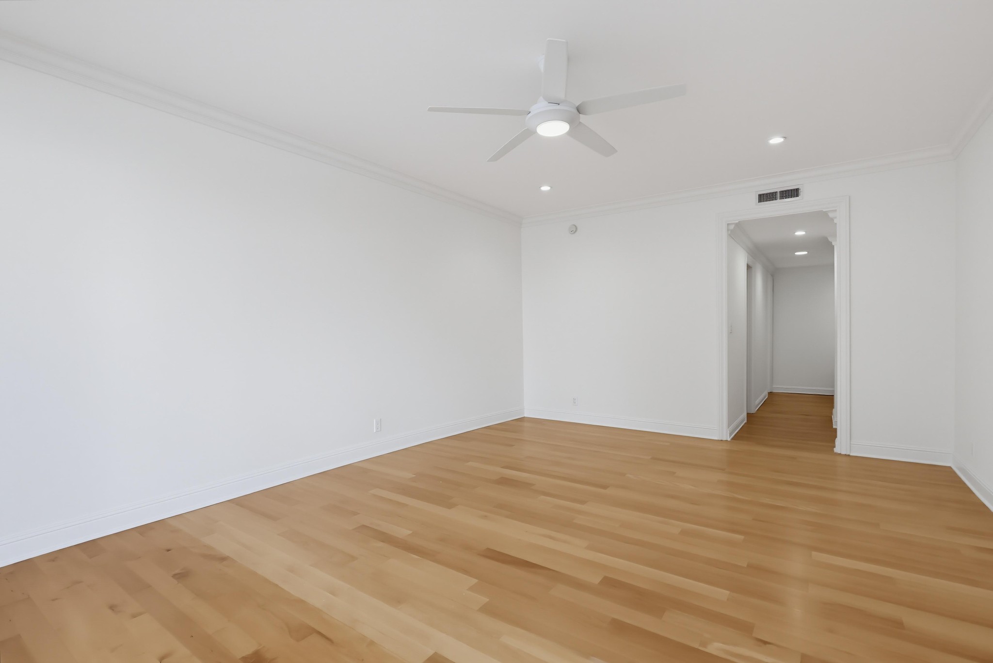 Virtual tour photo 66 of 82 for 1520 Camden Ave Apt 106