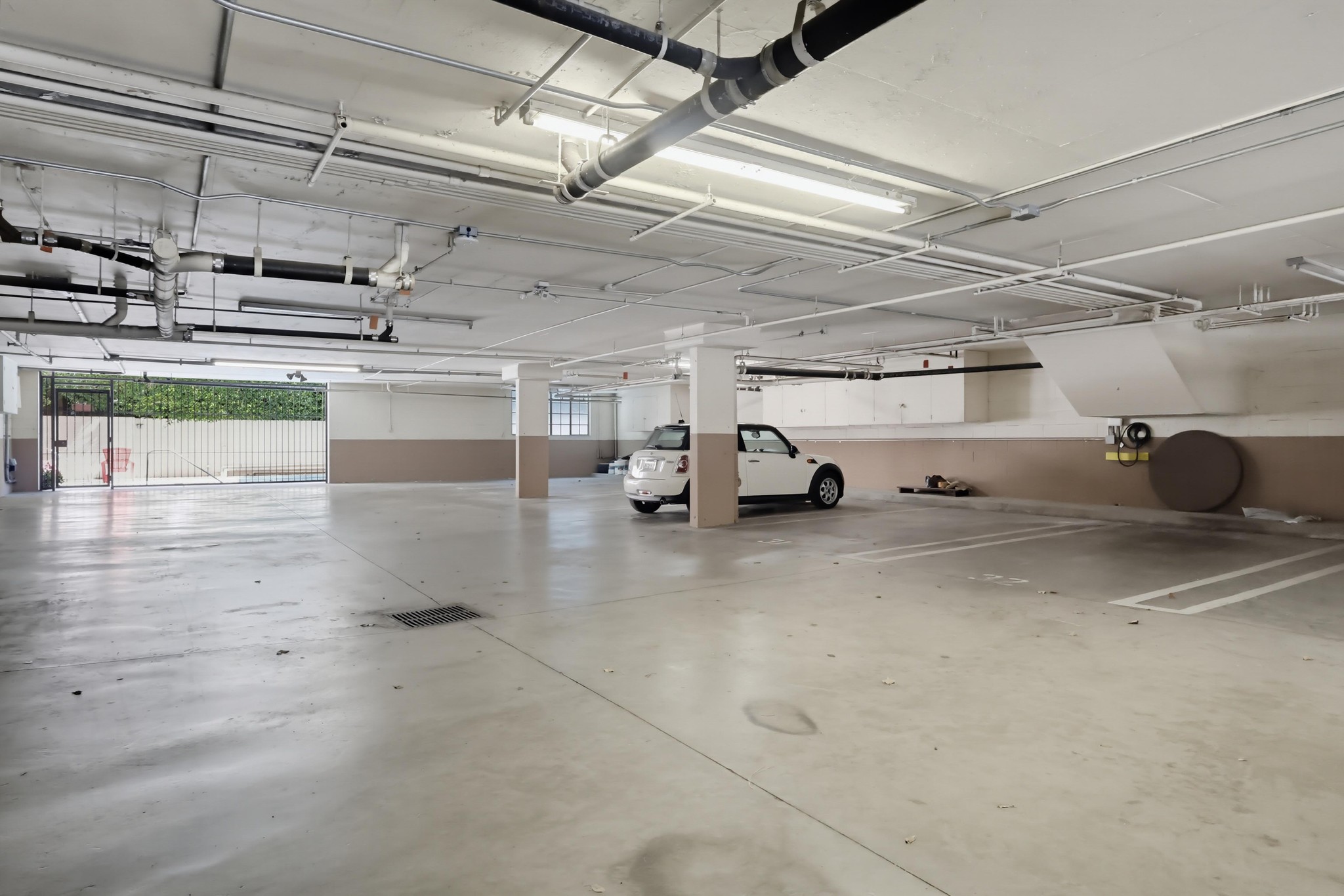 Virtual tour photo 77 of 82 for 1520 Camden Ave Apt 106