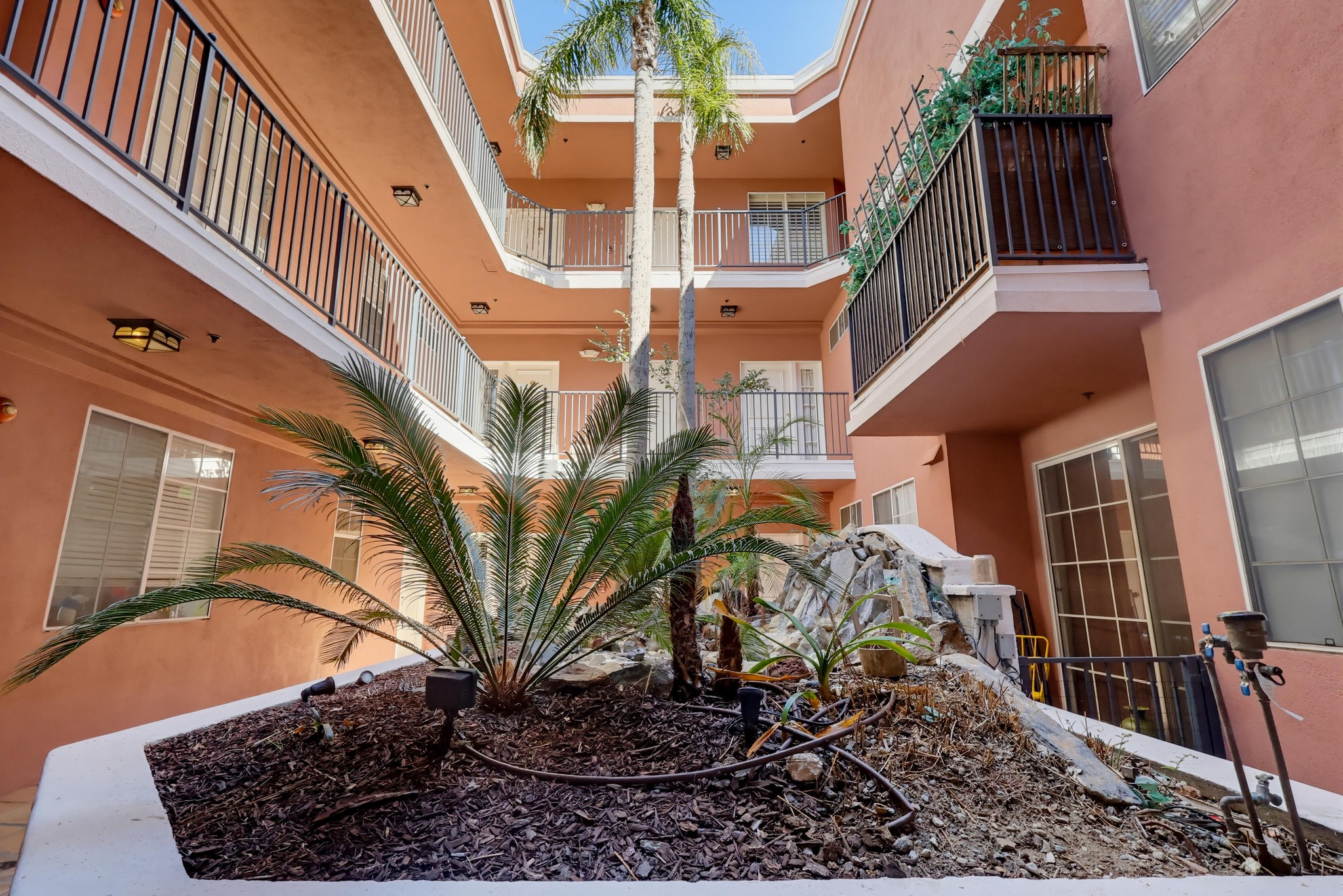 Virtual tour photo 6 of 64 for 1522 S Saltair Ave