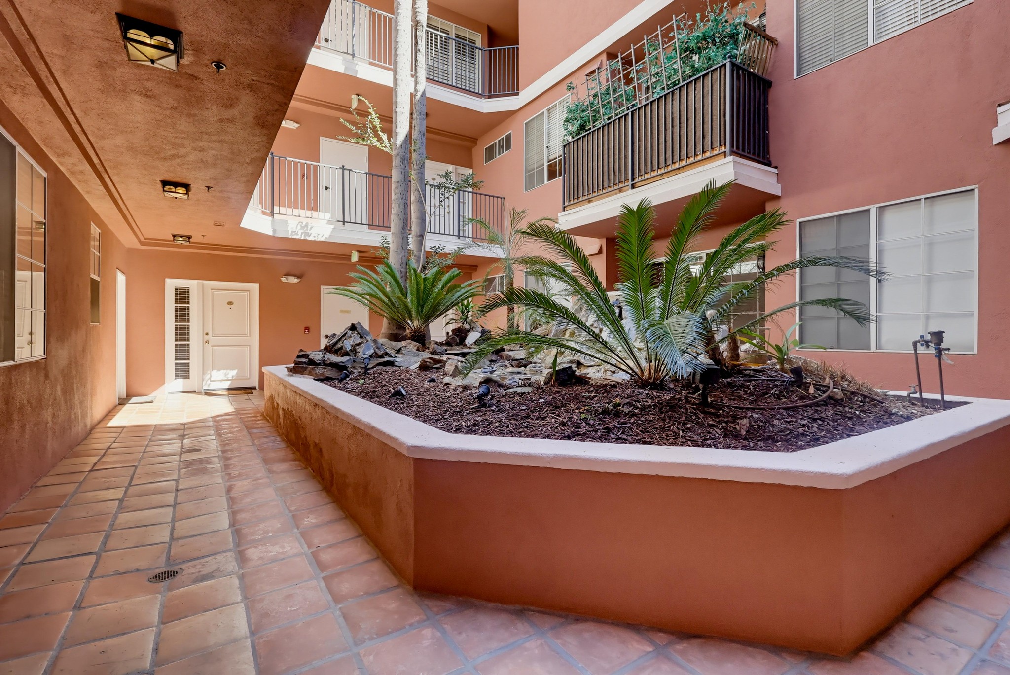 Virtual tour photo 7 of 64 for 1522 S Saltair Ave