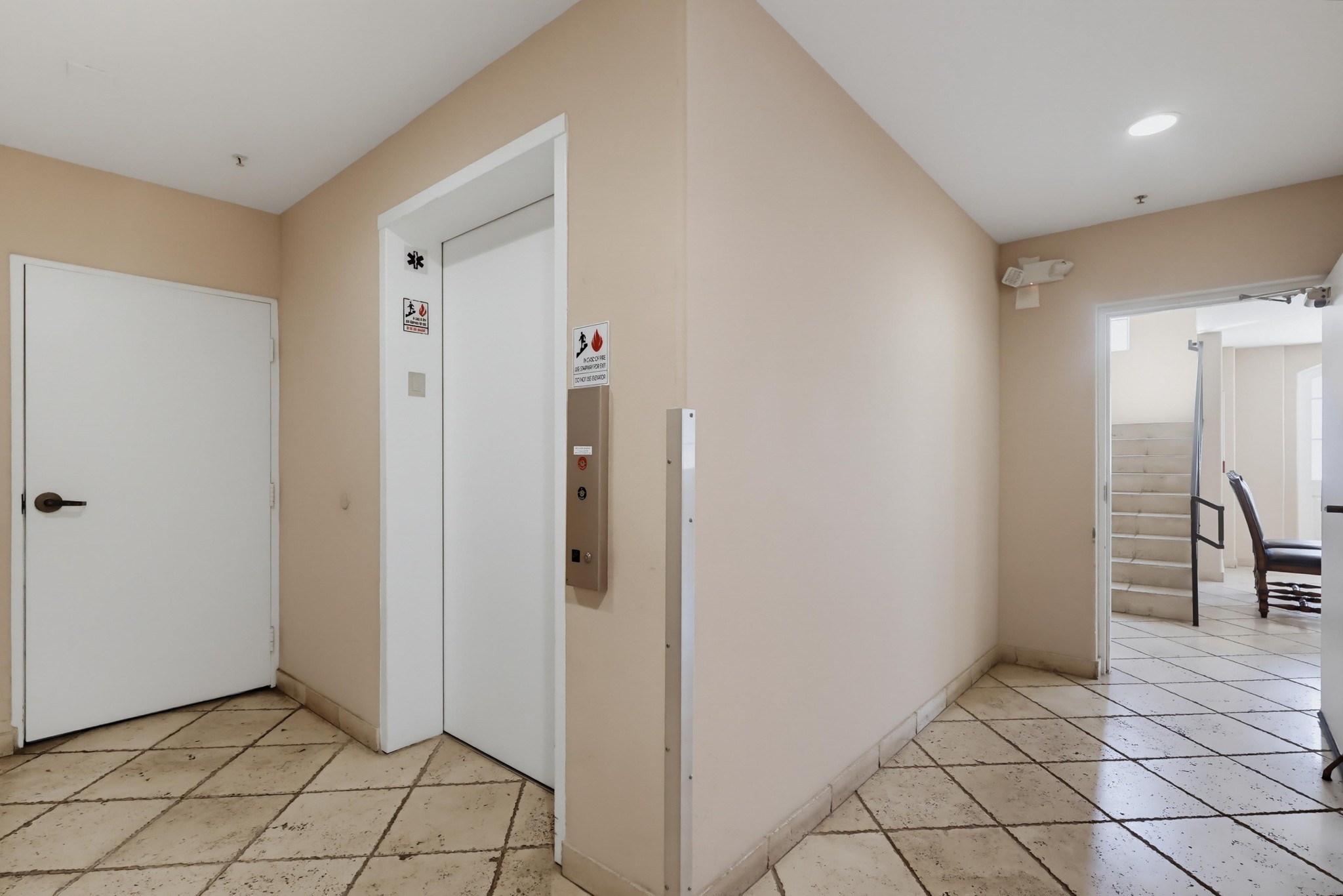 Virtual tour photo 9 of 64 for 1522 S Saltair Ave