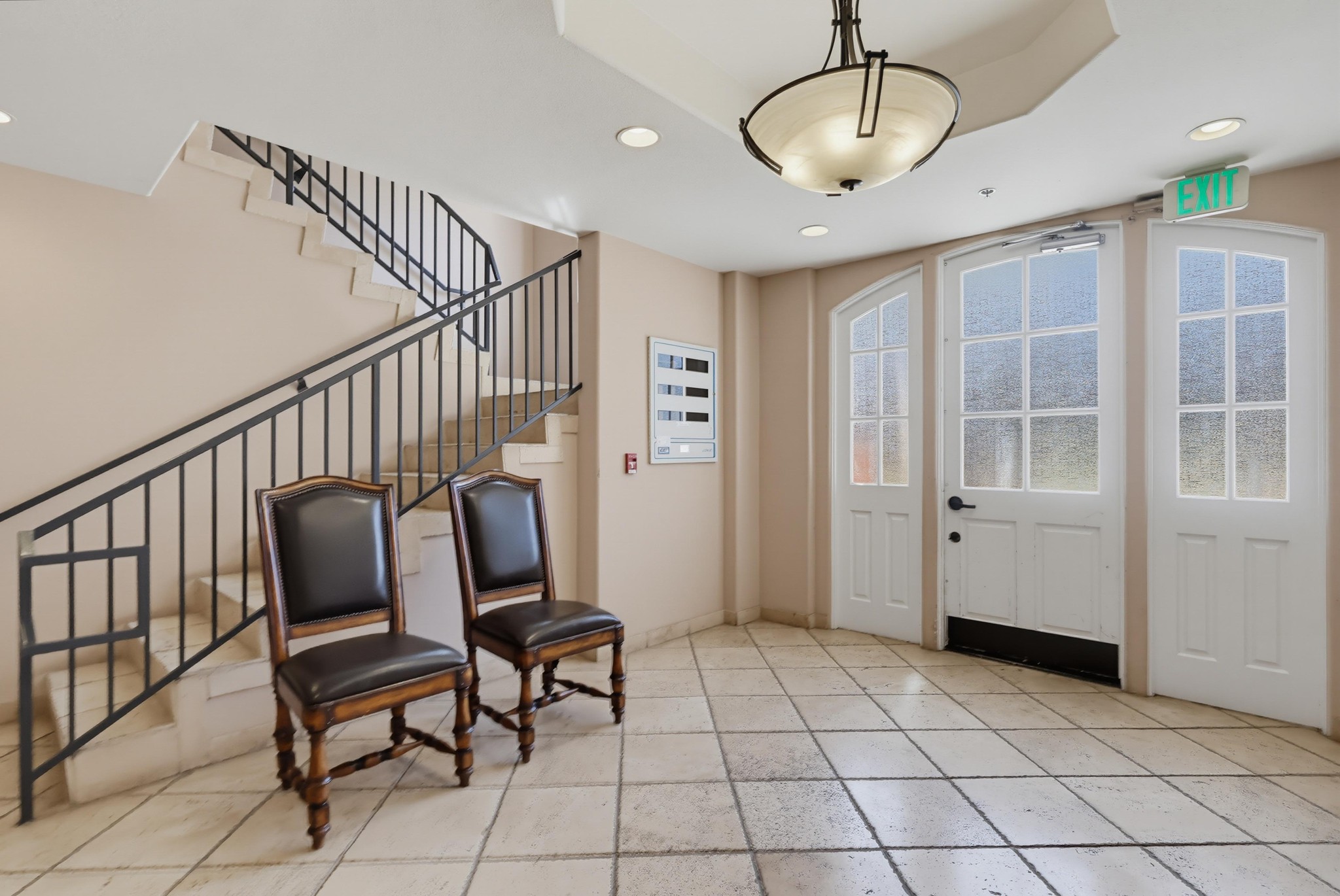 Virtual tour photo 11 of 64 for 1522 S Saltair Ave