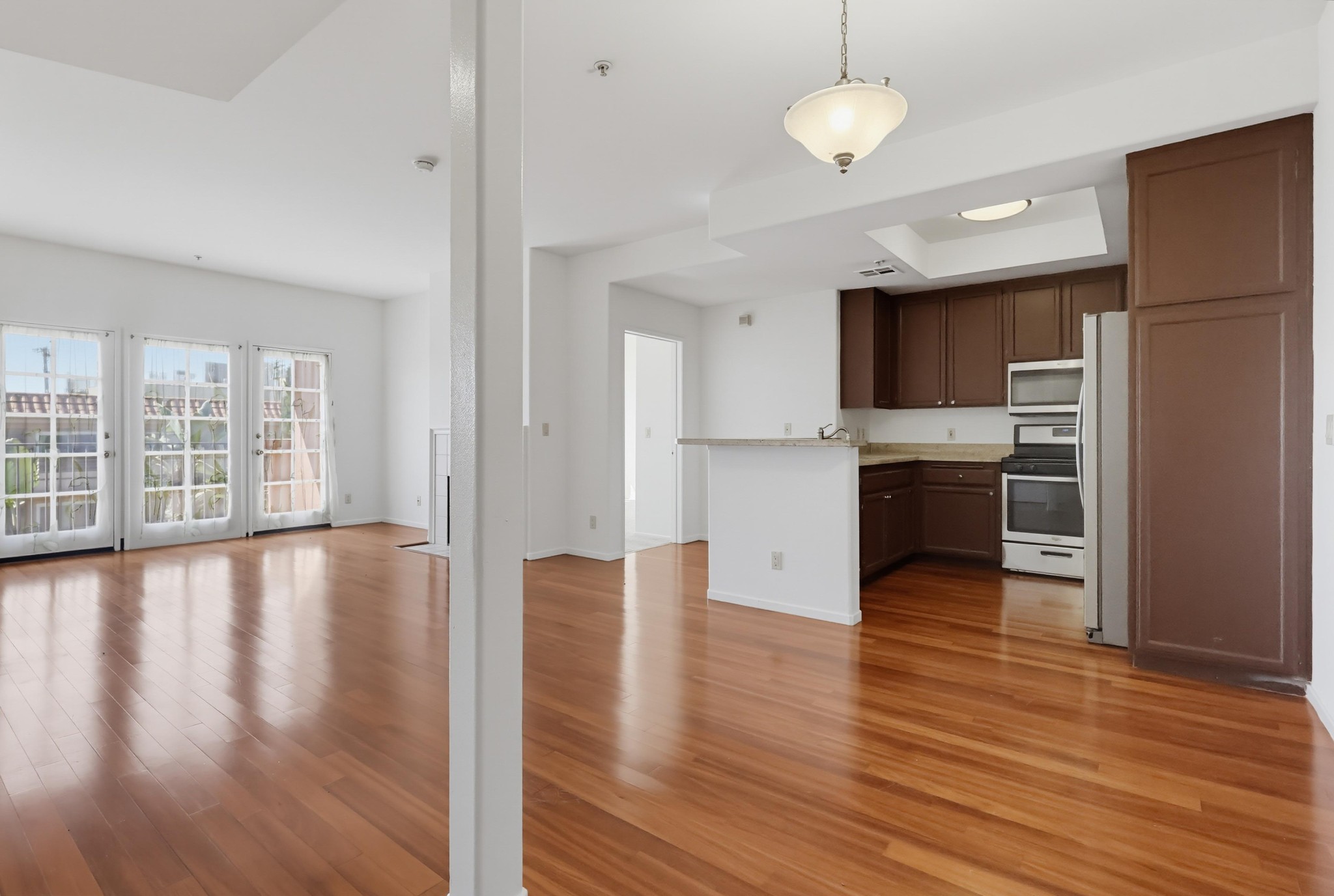 Virtual tour photo 21 of 64 for 1522 S Saltair Ave